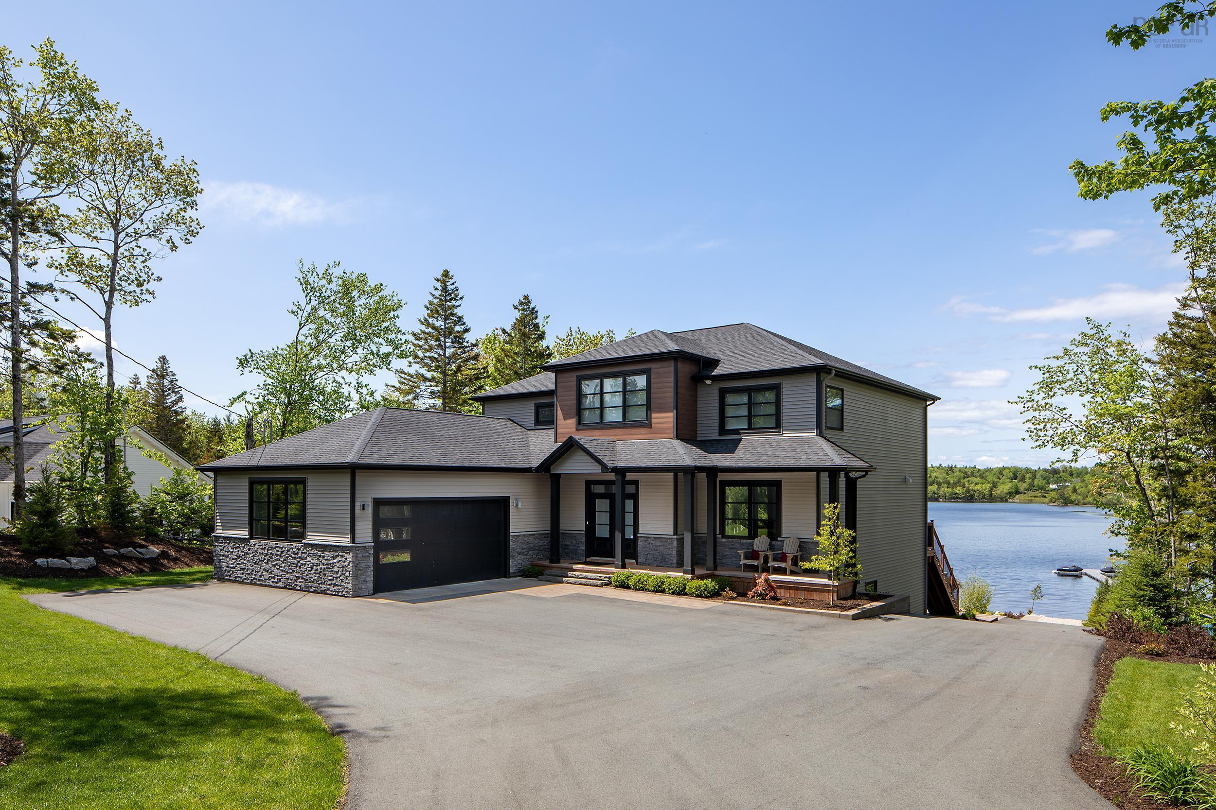692 Mccabe Lake Drive, Middle Sackville NS B4E 0N6 - MLS #202513918