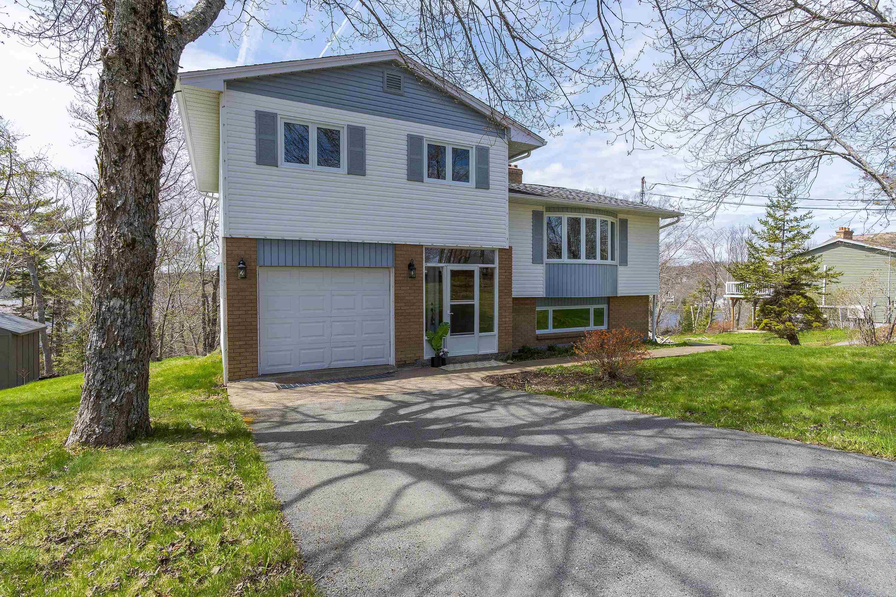 737 Lakeview Avenue, Middle Sackville NS B4E 3B8 - MLS #202505986