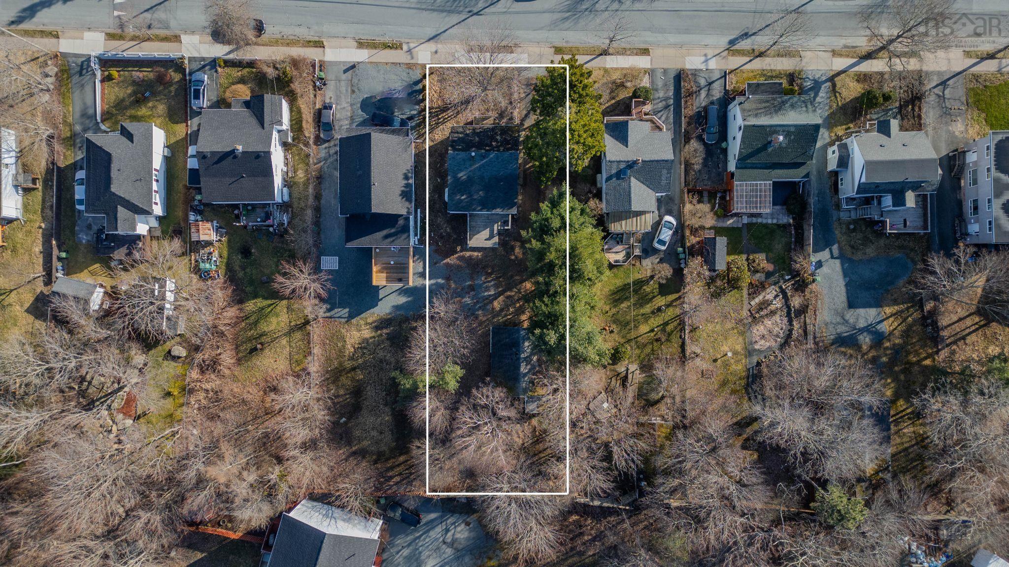 29 Pine Grove Drive, Halifax NS B3R 1S2 - MLS #202511626