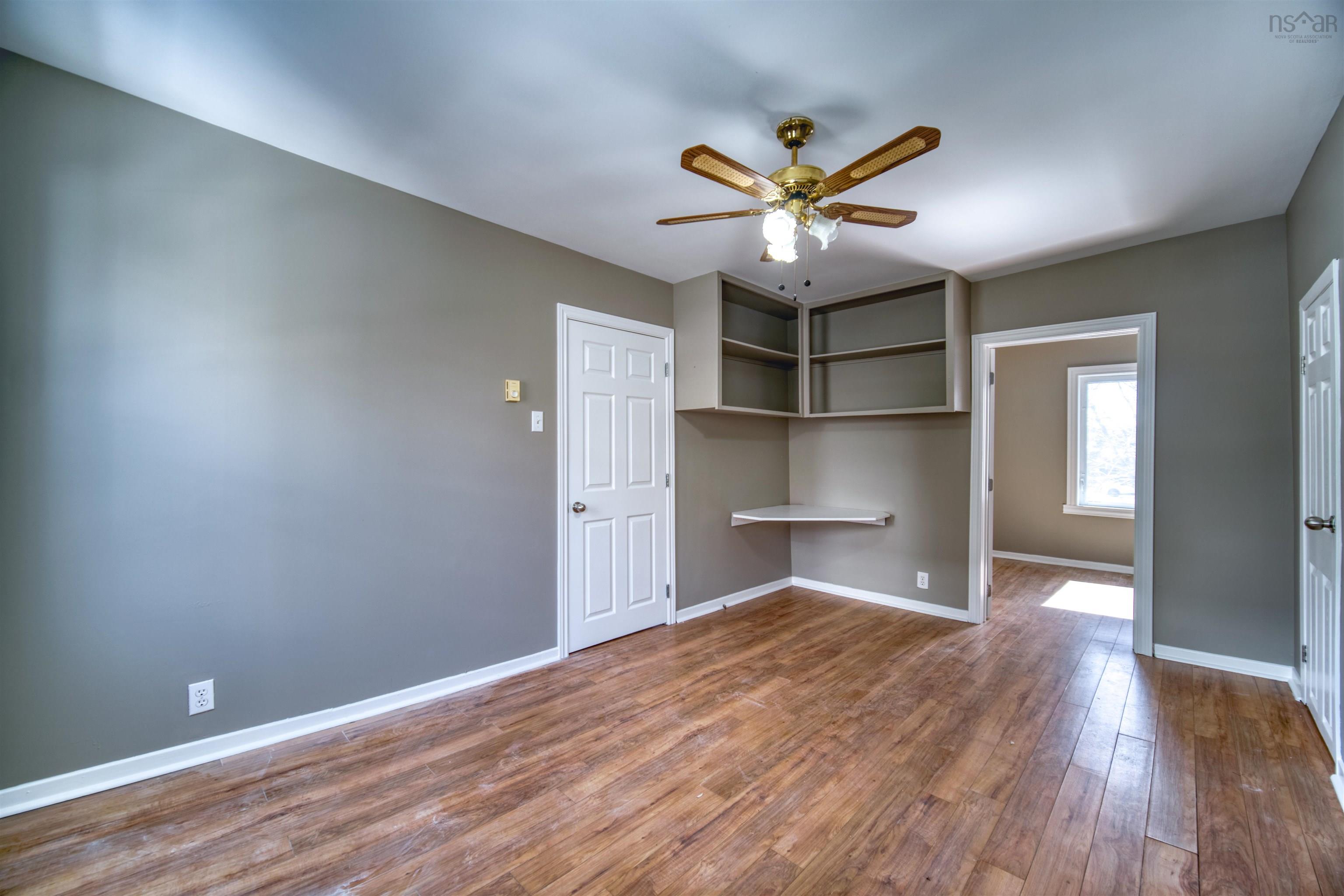 Thumbnail image for 5674 Charles Street MLS<sup>®</sup> 202508019