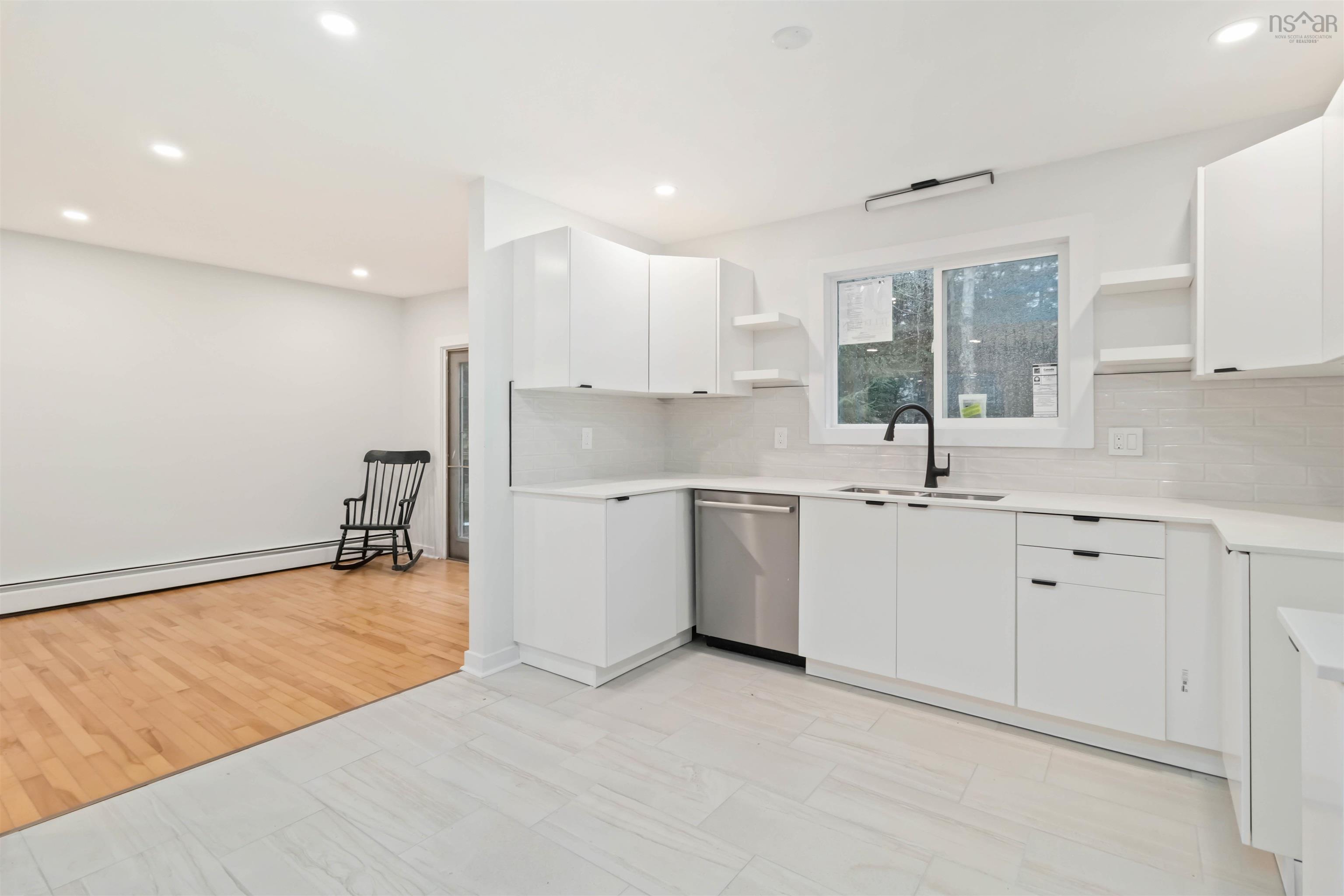 View image 18