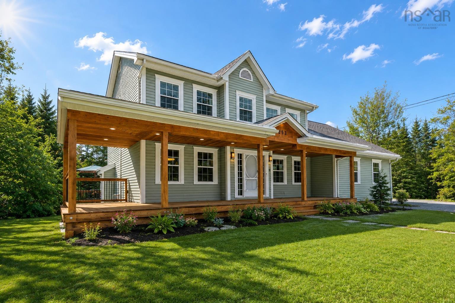 Thumbnail image for 252 Gleneagles Drive MLS<sup>®</sup> 202601681