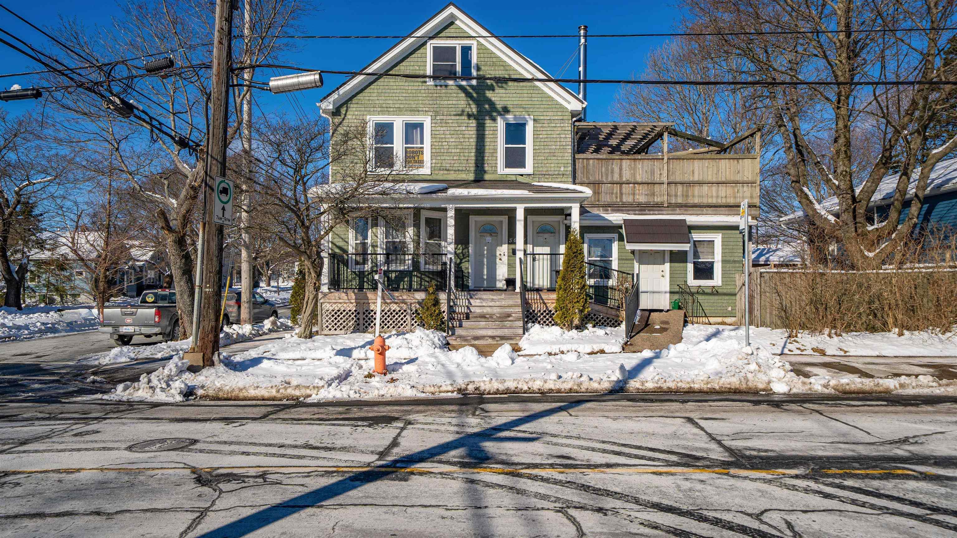 Thumbnail image for 5691 Duffus Street MLS<sup>®</sup> 202602398