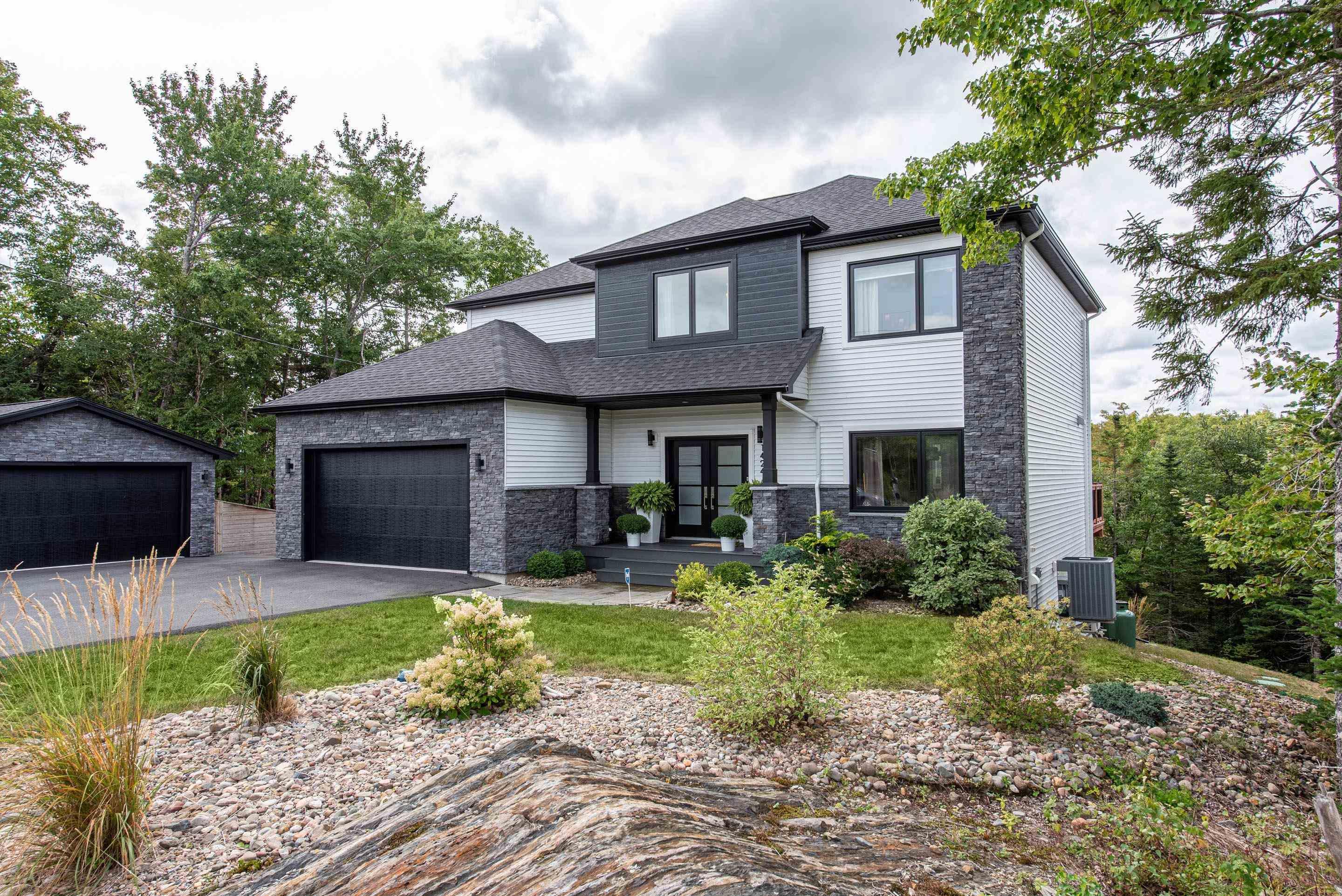Thumbnail image for 1424 McCabe Lake Drive MLS<sup>®</sup> 202603901