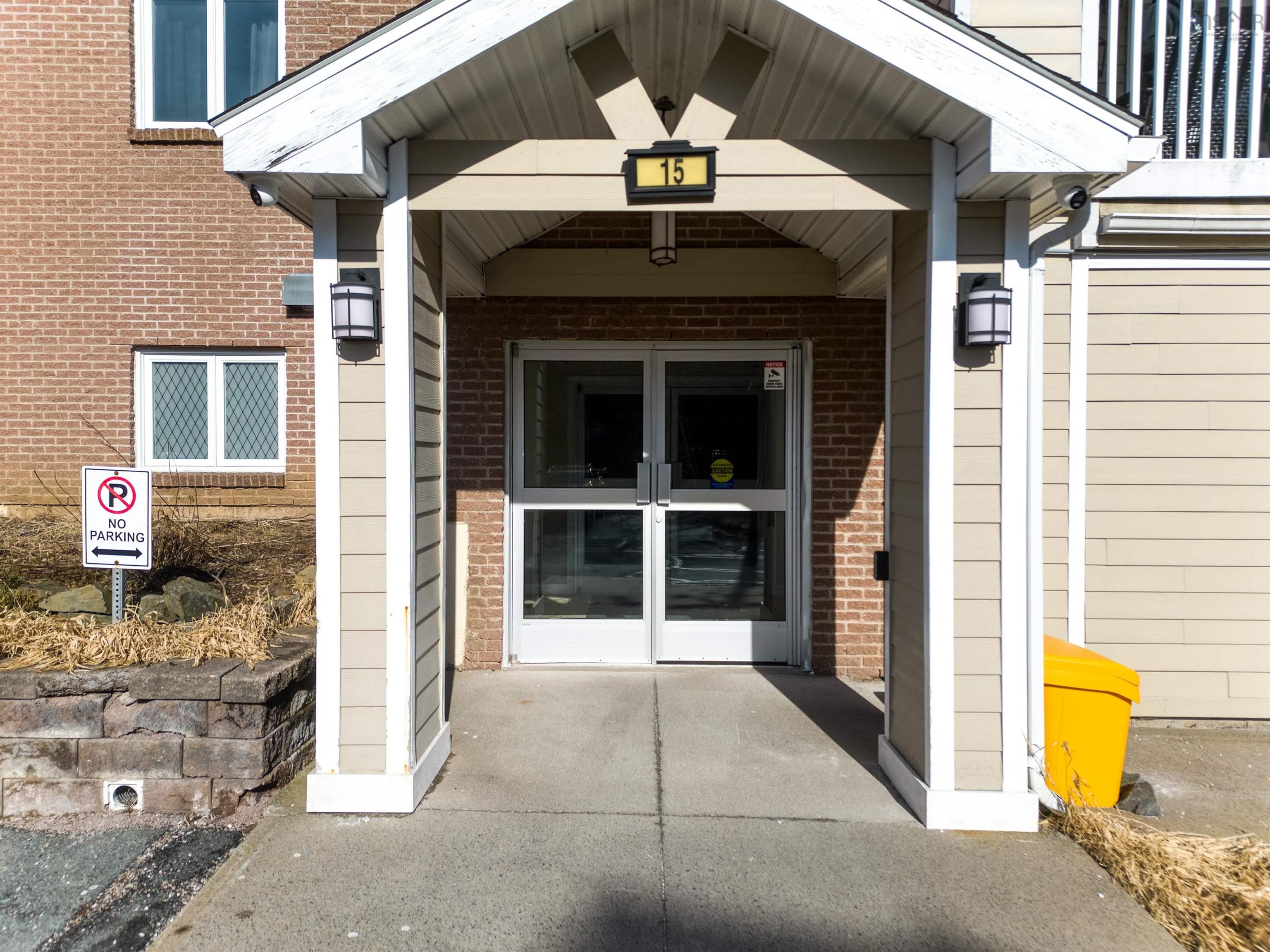 Thumbnail image for 405 15 Langbrae Drive MLS<sup>®</sup> 202604351