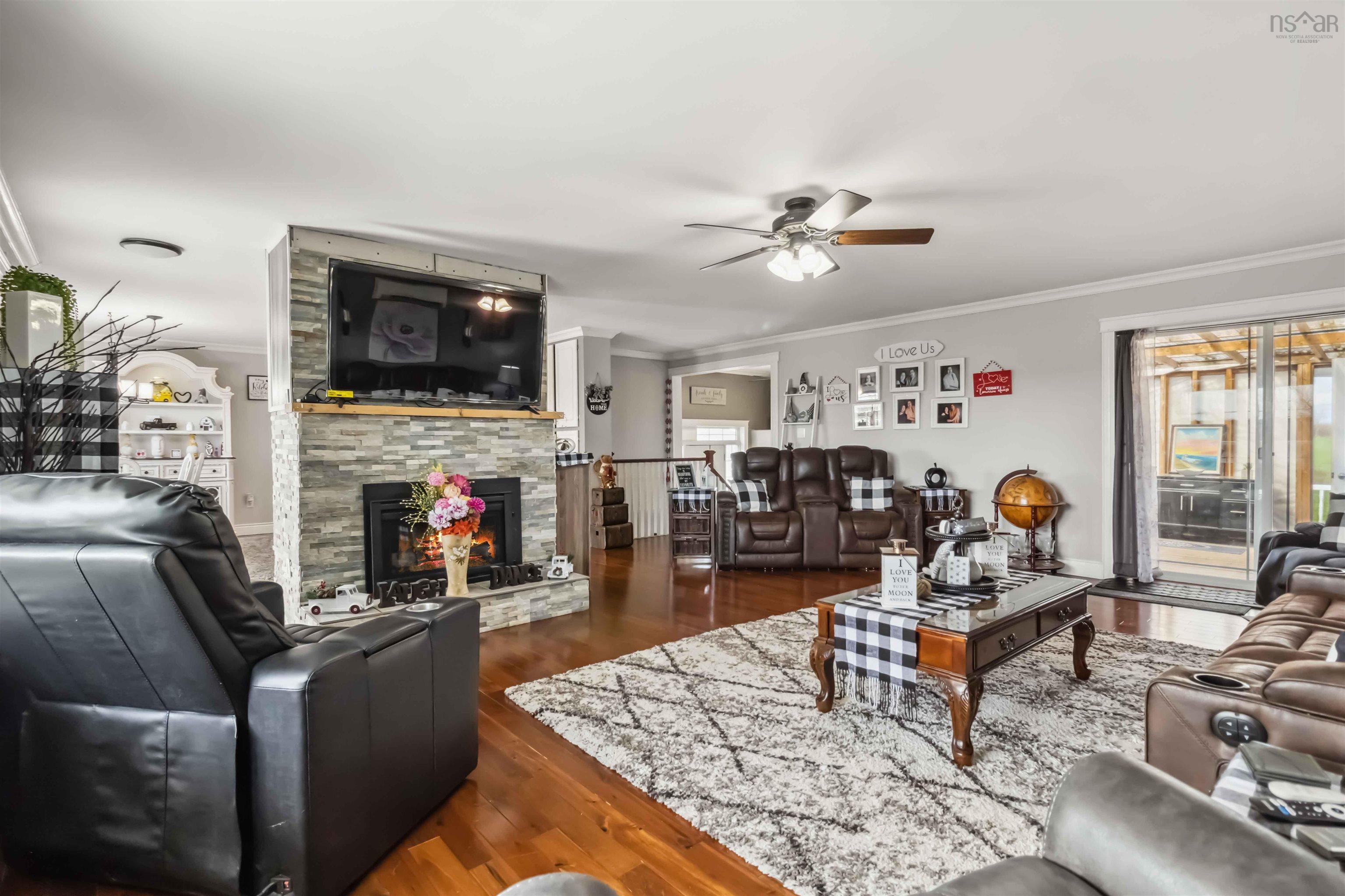 Thumbnail image for 53 Grono Road MLS<sup>®</sup> 202508502