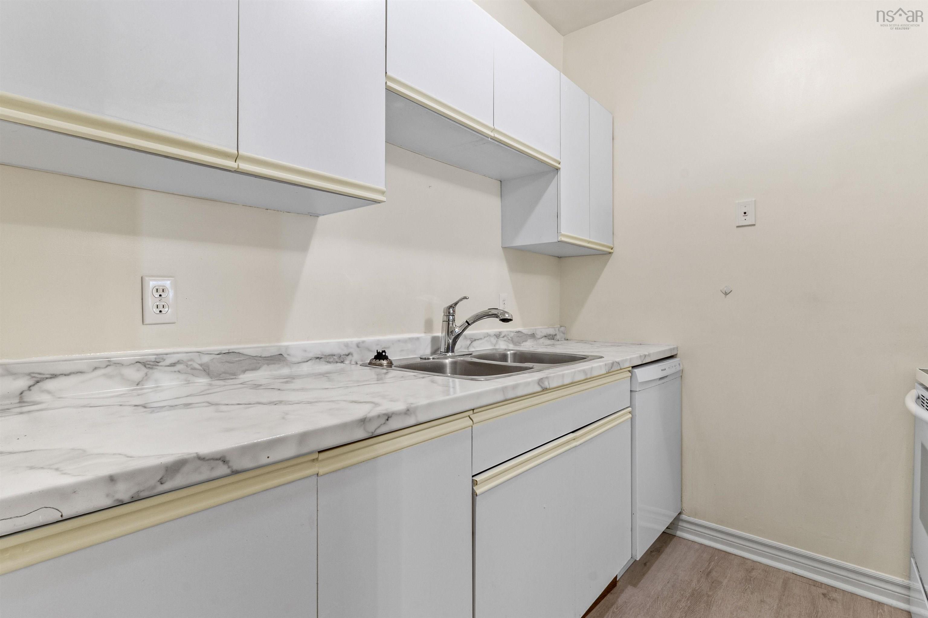 Thumbnail image for 21 1300 Queen Street MLS<sup>®</sup> 202515970