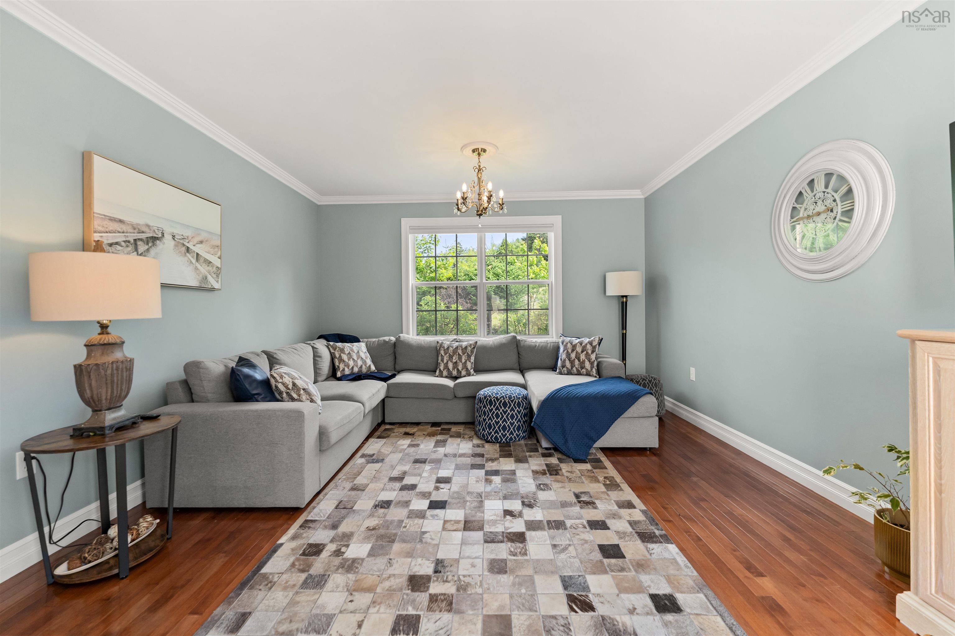 Thumbnail image for 104 Talisman Drive MLS<sup>®</sup> 202517771