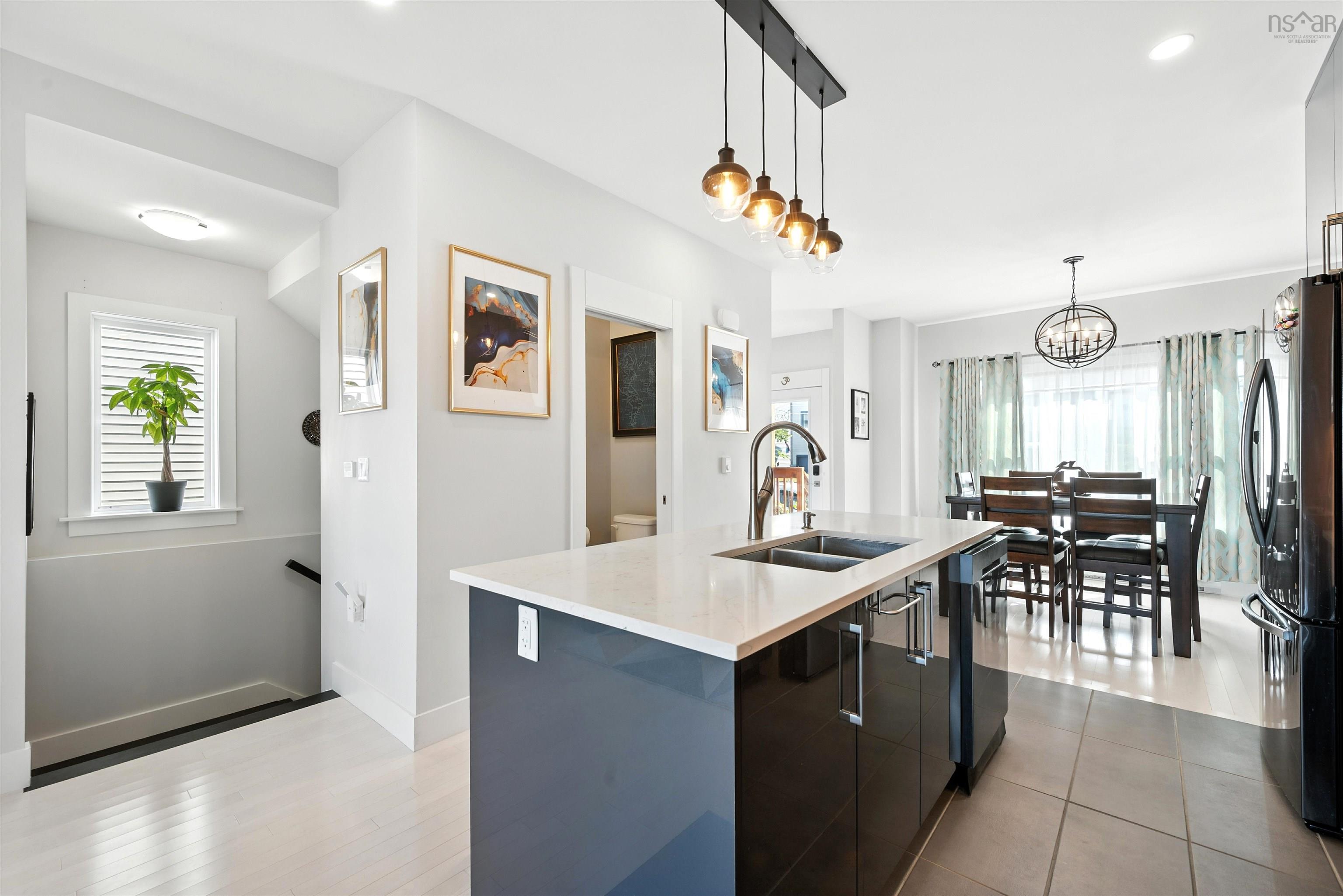 Thumbnail image for 32 Travertine Court MLS<sup>®</sup> 202519211