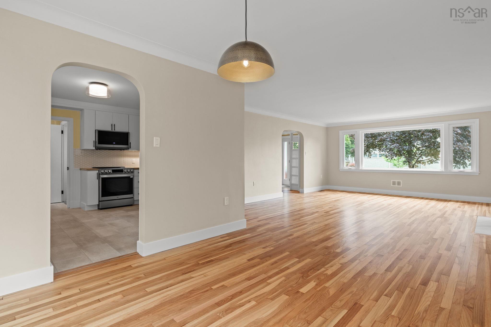 Thumbnail image for 6165 Inglis Street MLS<sup>®</sup> 202519384