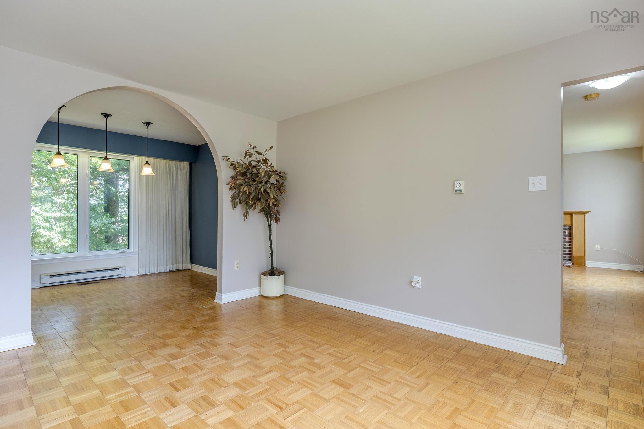 Thumbnail image for 7 Orquel Court MLS<sup>®</sup> 202519551