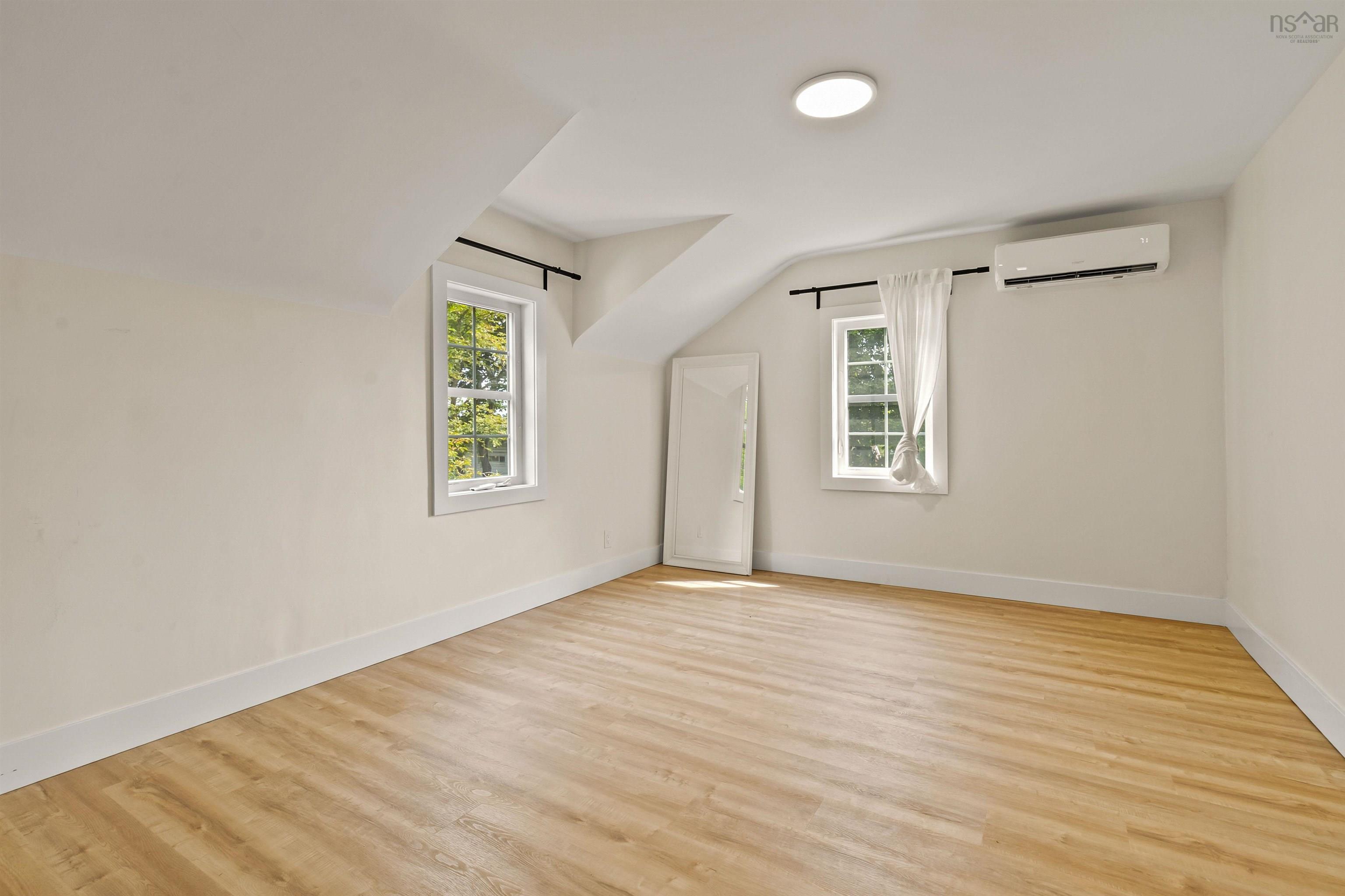 Thumbnail image for 55 Central Avenue MLS<sup>®</sup> 202519646