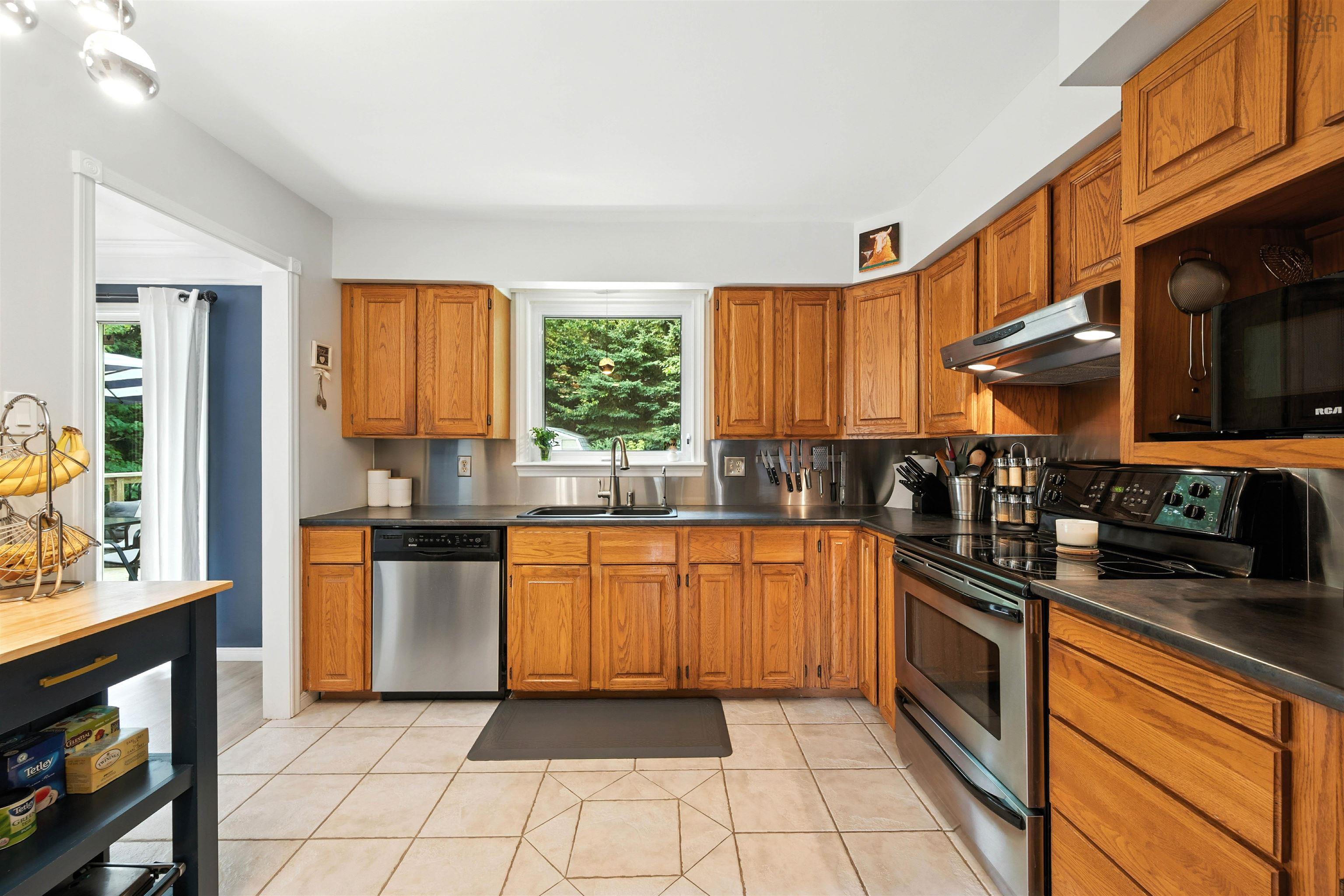 Thumbnail image for 37 Montebello Drive MLS<sup>®</sup> 202520103