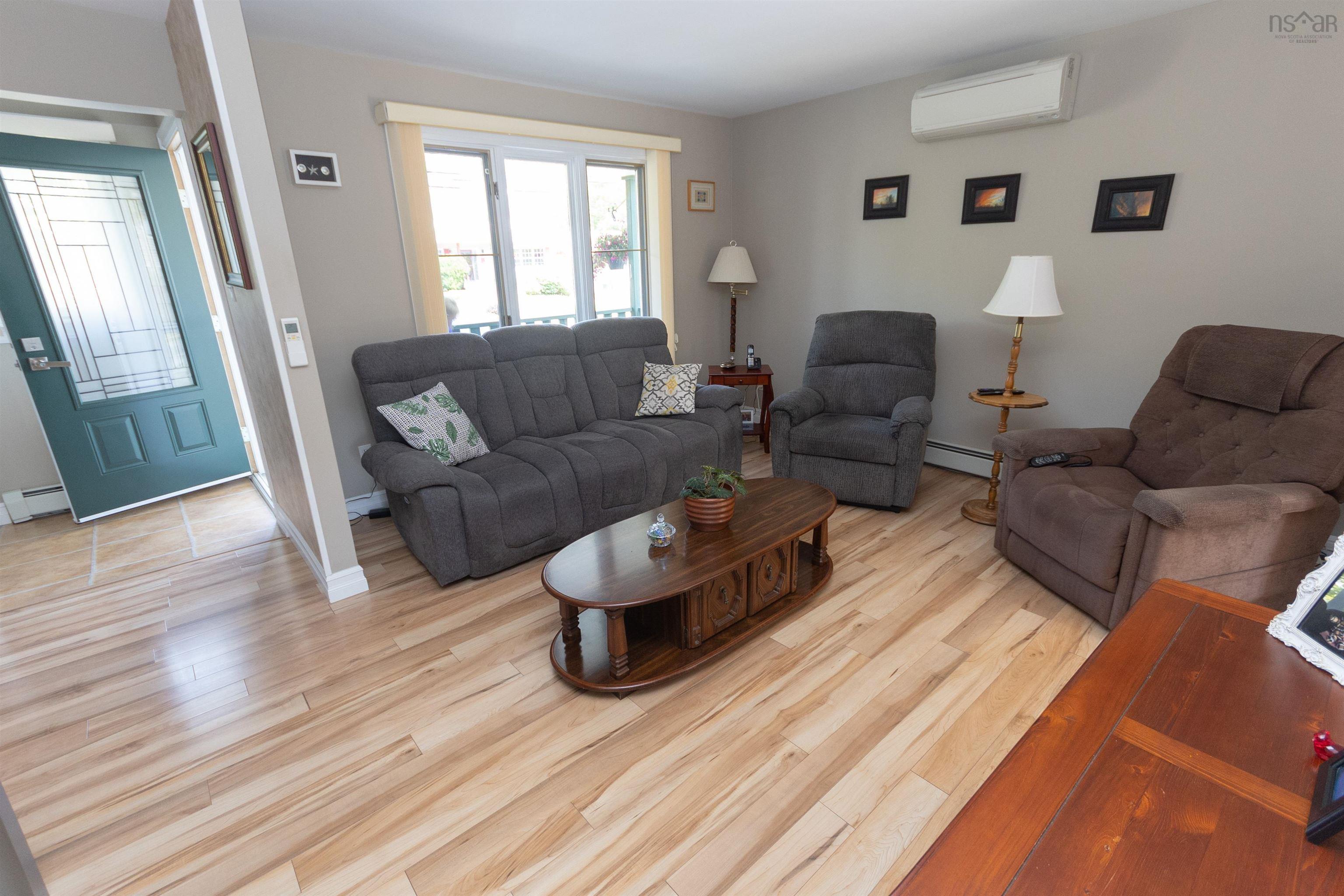 Thumbnail image for 100 Lancaster Drive MLS<sup>®</sup> 202520264