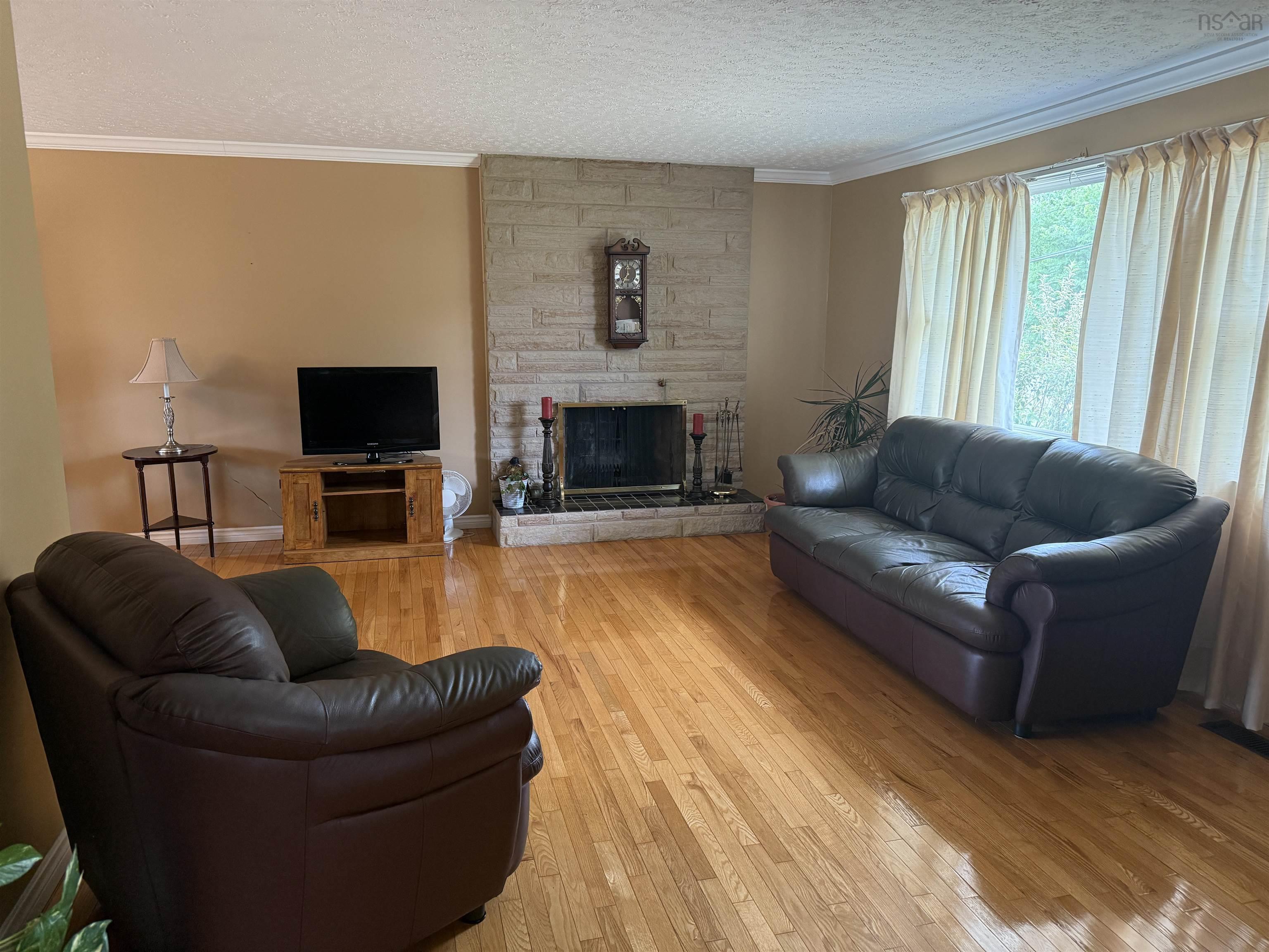 View image 9