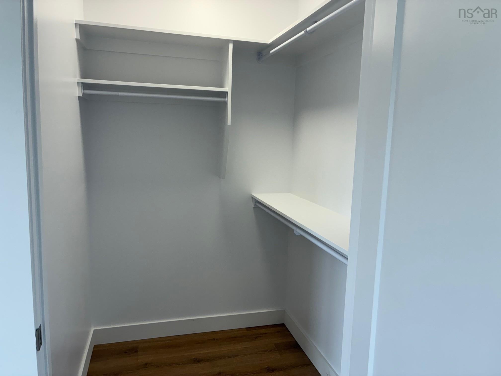 Thumbnail image for 43 Berm Street MLS<sup>®</sup> 202520931