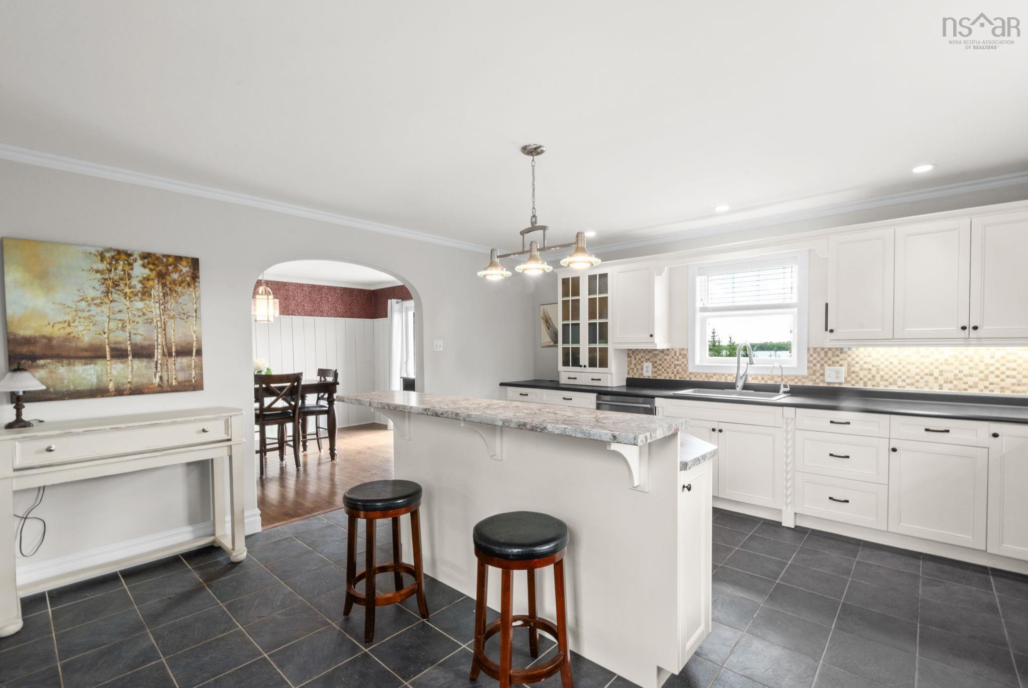 Thumbnail image for 284 Leslie Road MLS<sup>®</sup> 202521224
