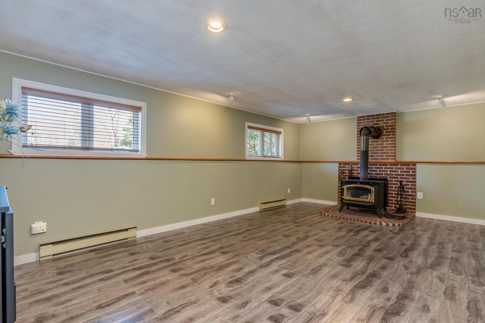 View image 17