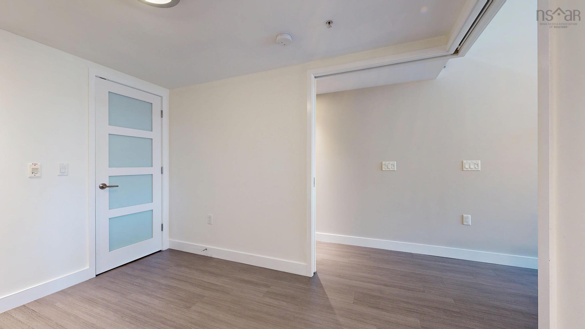 Thumbnail image for 323 5662 Roberts Street MLS<sup>®</sup> 202522369