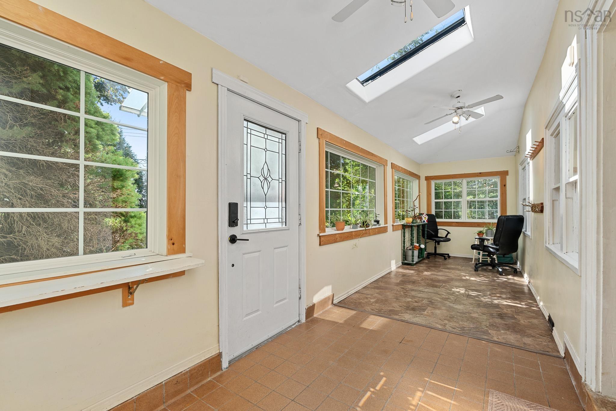 Thumbnail image for 8 Emmerson Street MLS<sup>®</sup> 202522499