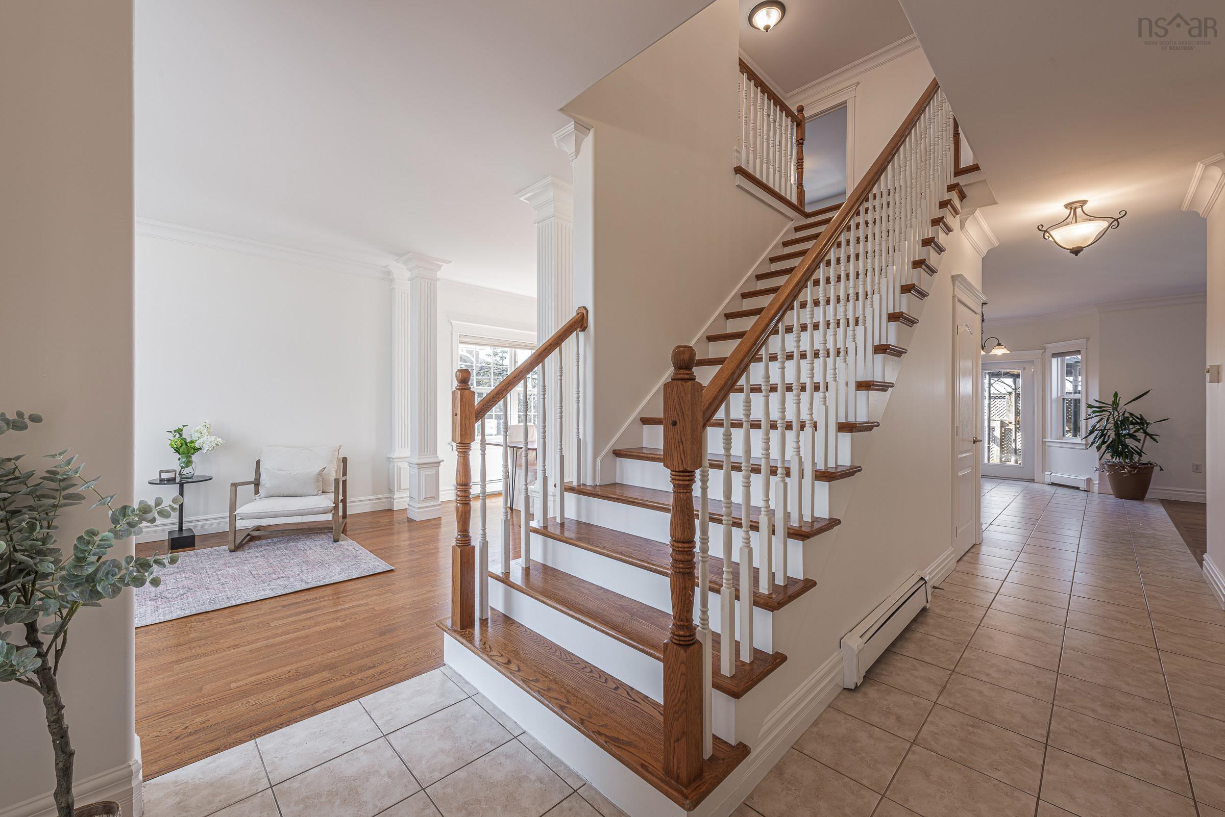 Thumbnail image for 48 Castlepark Grove MLS<sup>®</sup> 202522672
