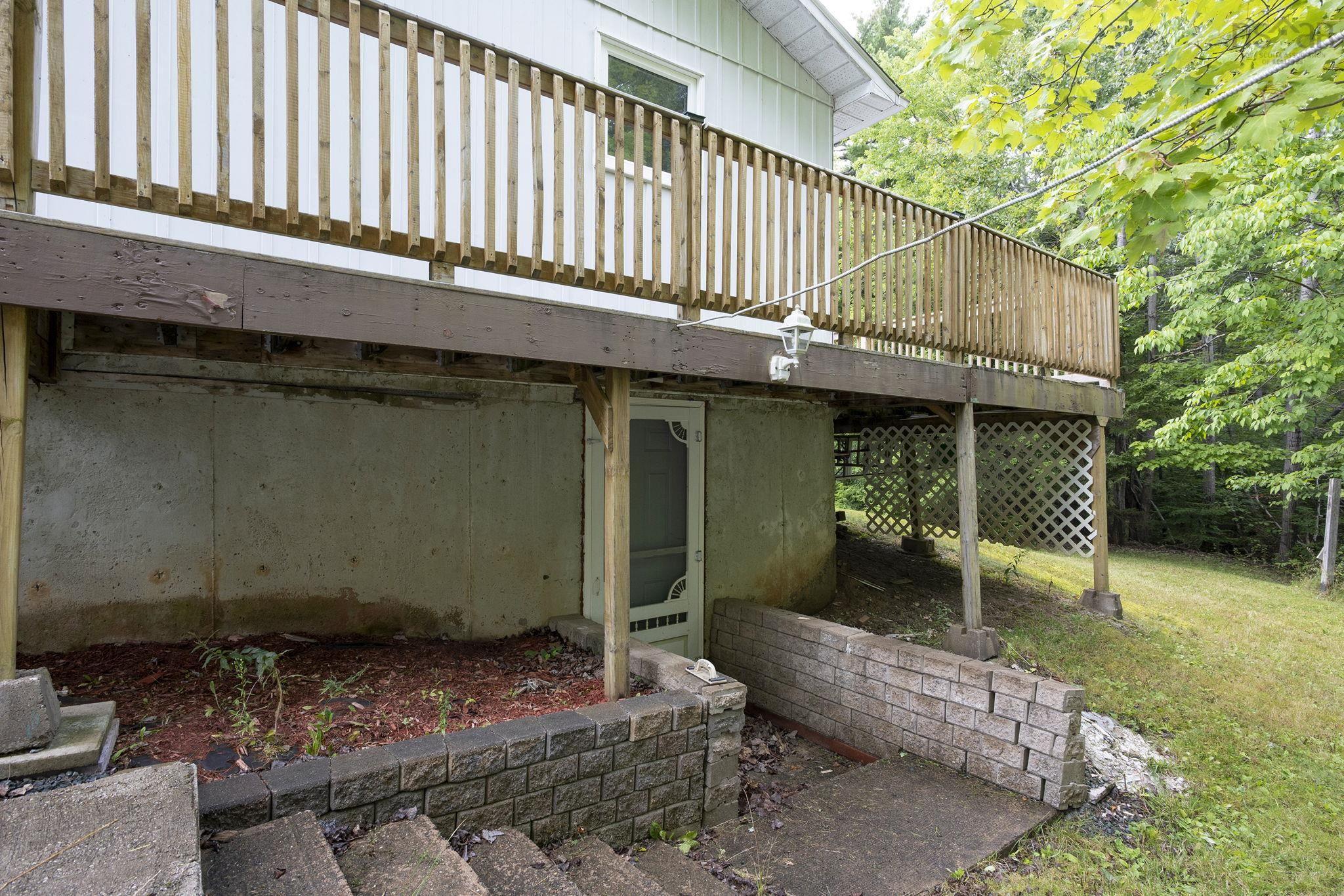 Thumbnail image for 61 Pine Oak Drive MLS<sup>®</sup> 202522722