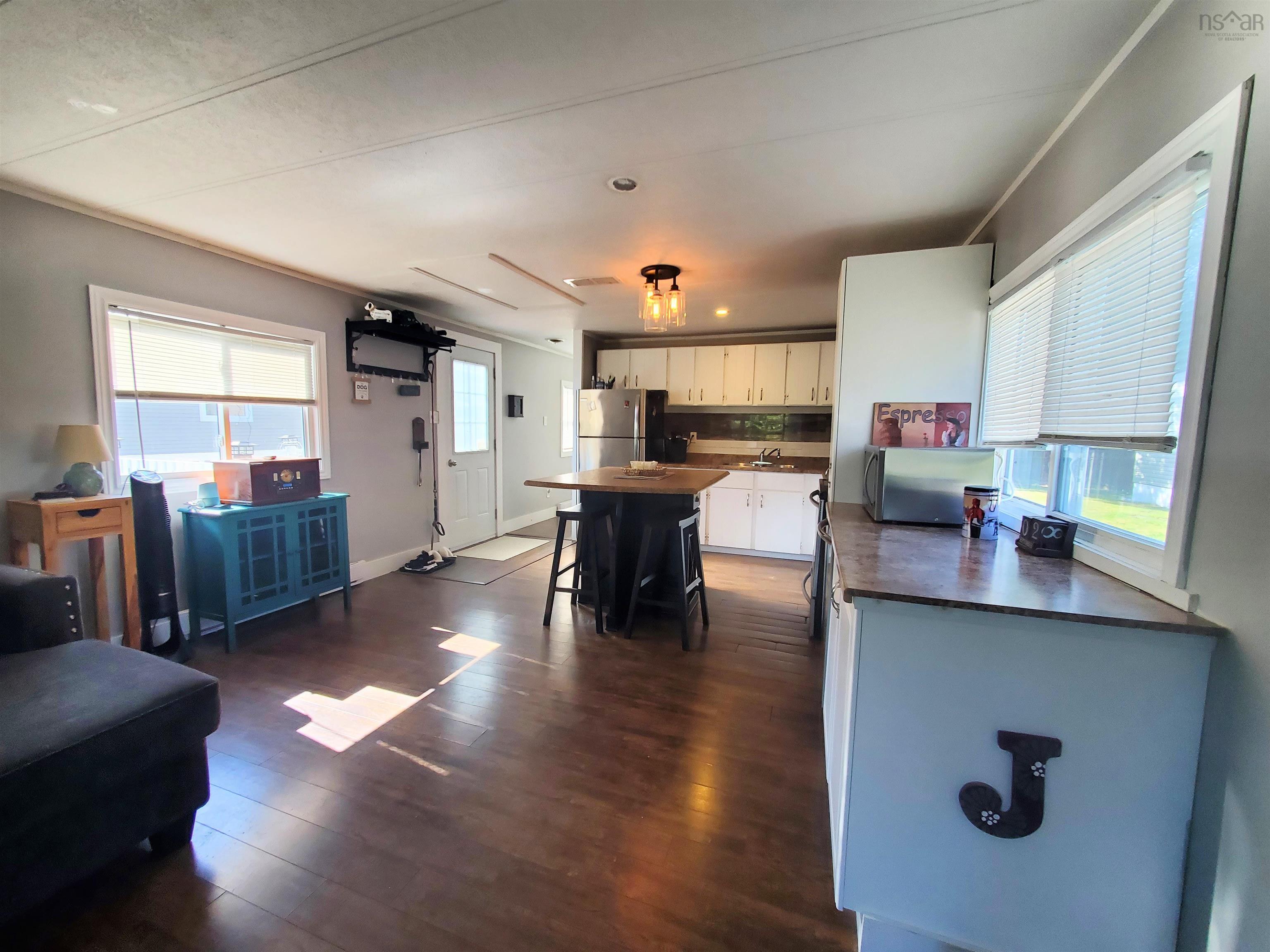 Thumbnail image for 1410 Duck Pond Drive MLS<sup>®</sup> 202522774