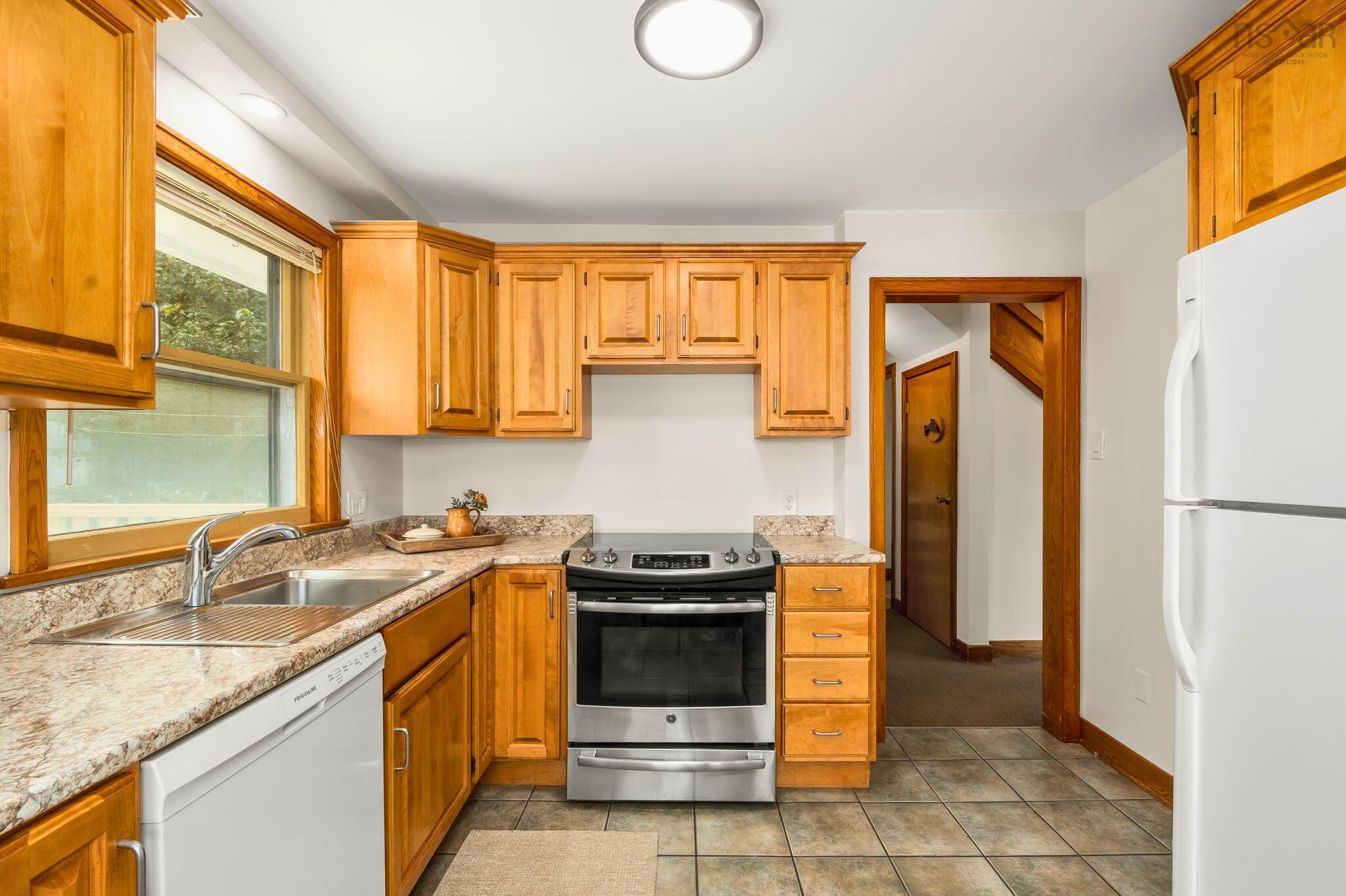 Thumbnail image for 3790 Kencrest Avenue MLS<sup>®</sup> 202522956