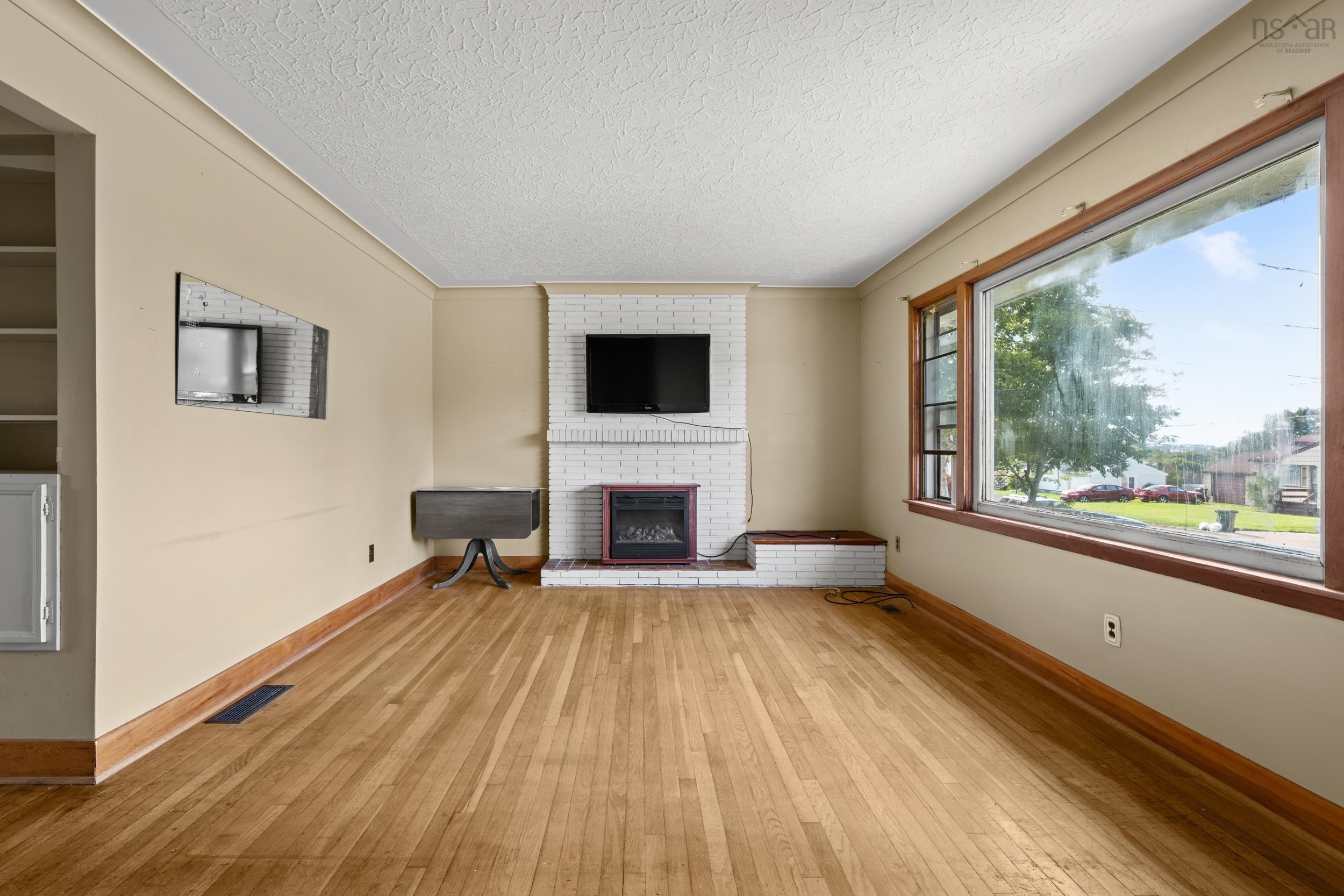 Thumbnail image for 31 Raymoor Drive MLS<sup>®</sup> 202523000