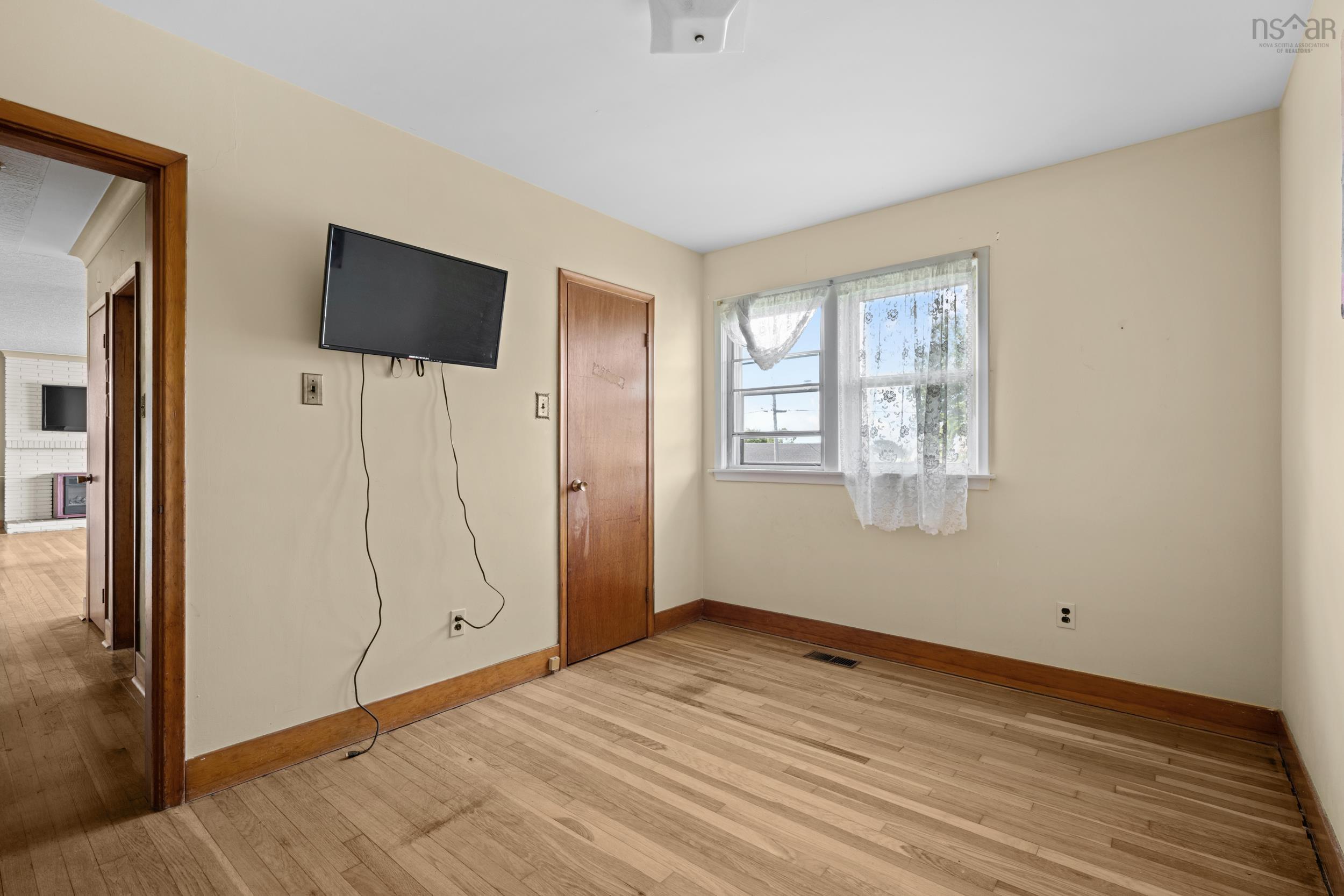View image 12