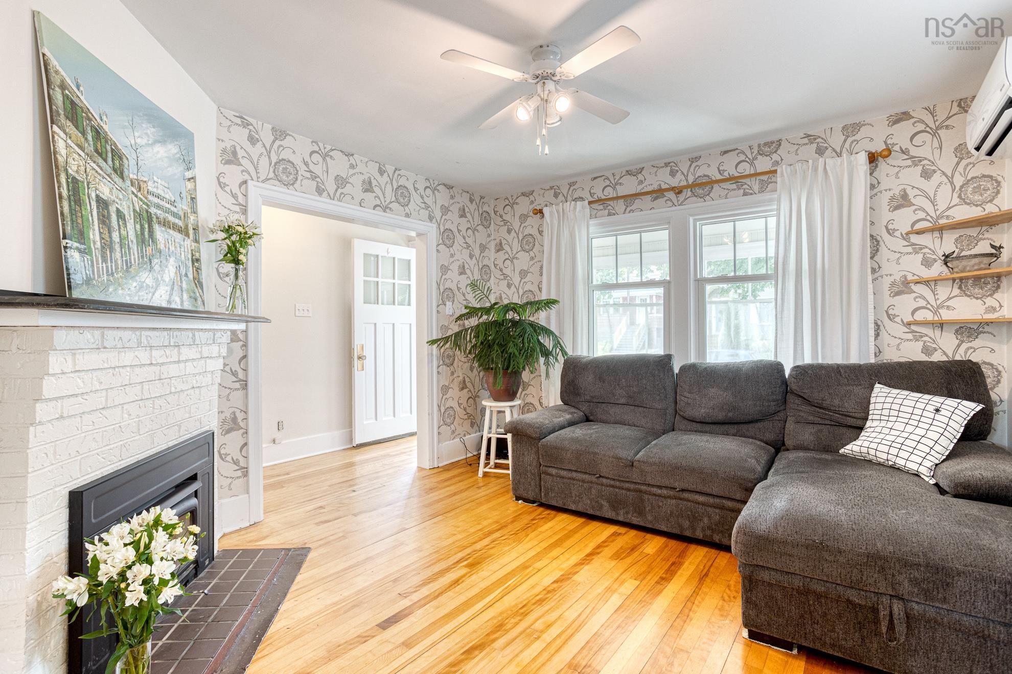 Thumbnail image for 2578 Poplar Street MLS<sup>®</sup> 202523031