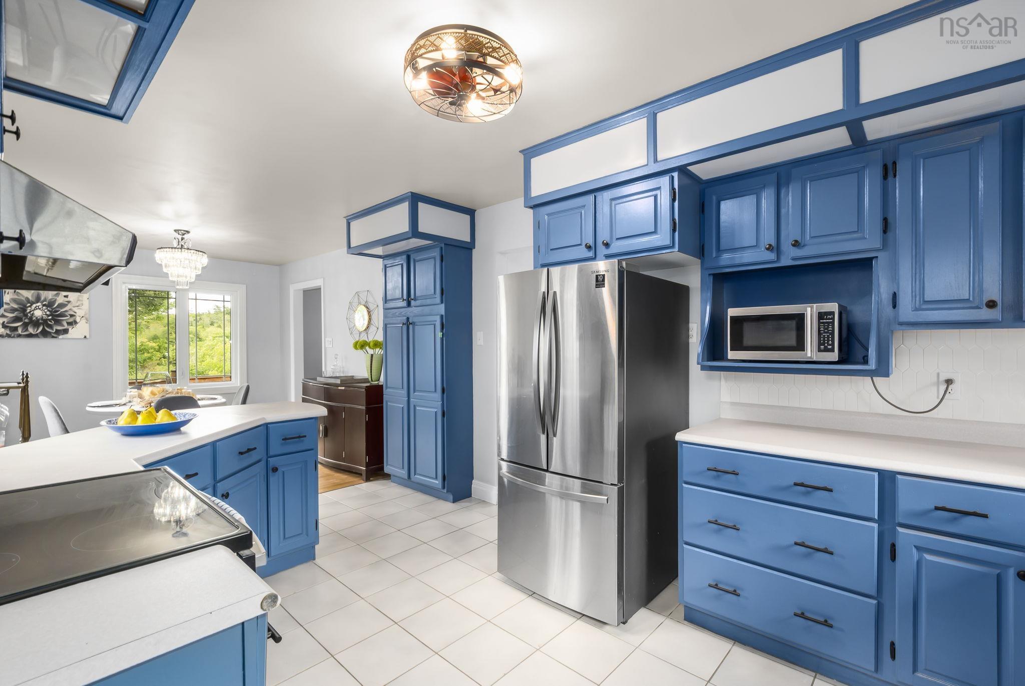 Thumbnail image for 565 Lakeview Avenue MLS<sup>®</sup> 202523070