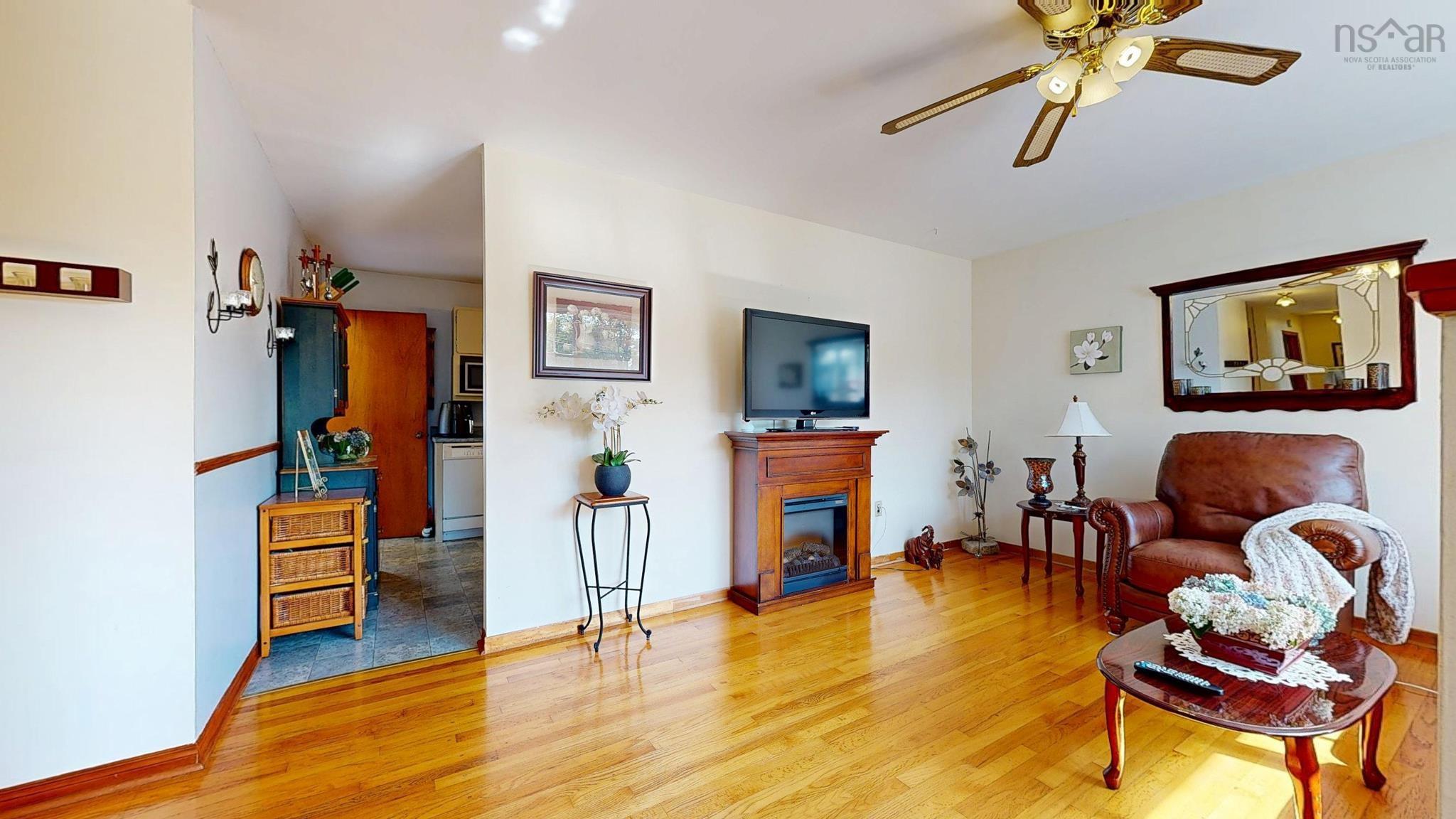 View image 9