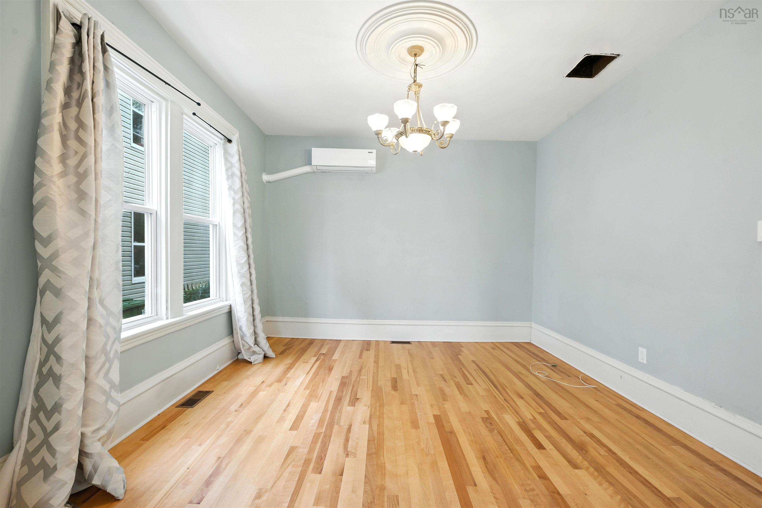 Thumbnail image for 2646 Northwood Terrace MLS<sup>®</sup> 202523243