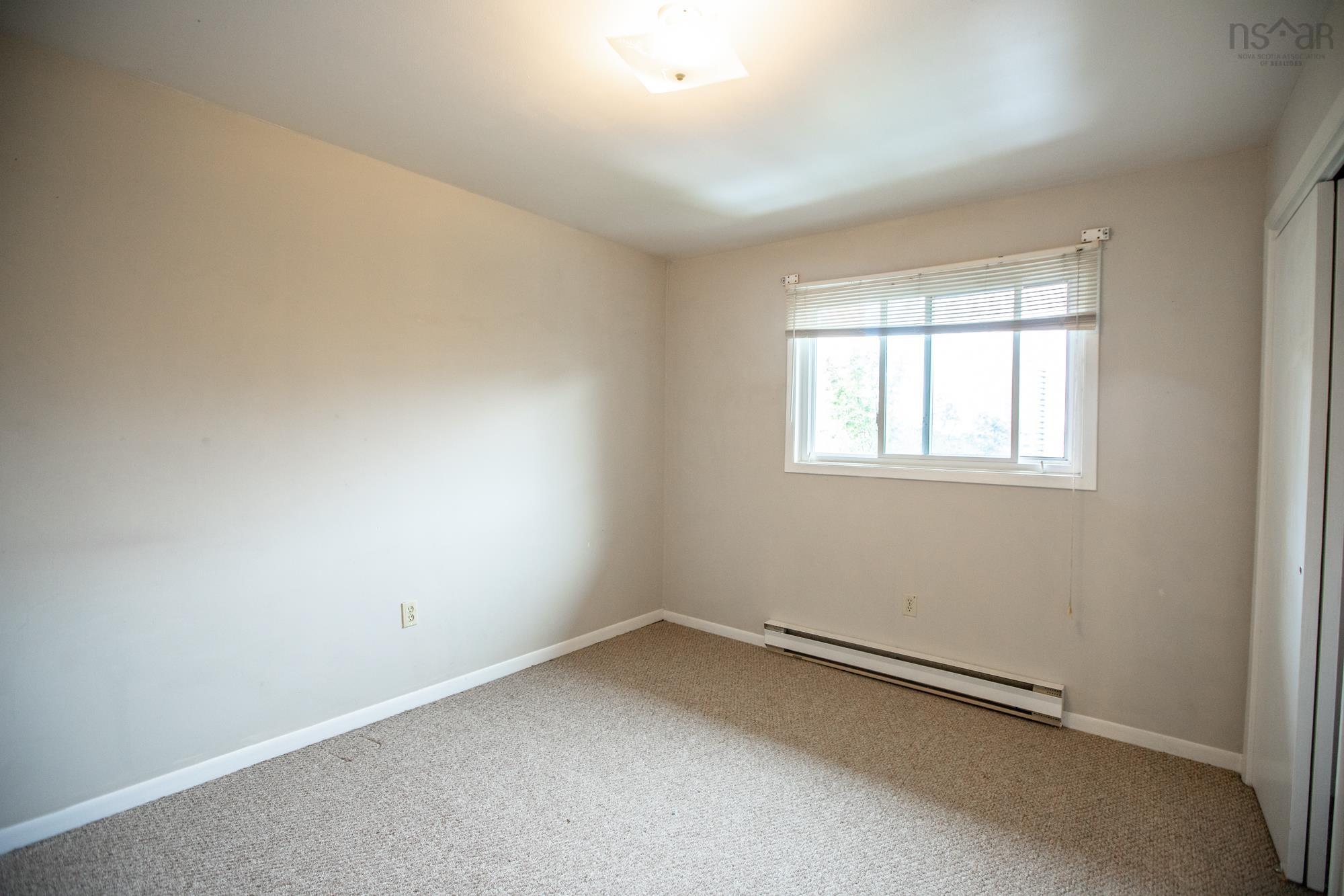 Thumbnail image for 4 Stoney Brook Court MLS<sup>®</sup> 202523249