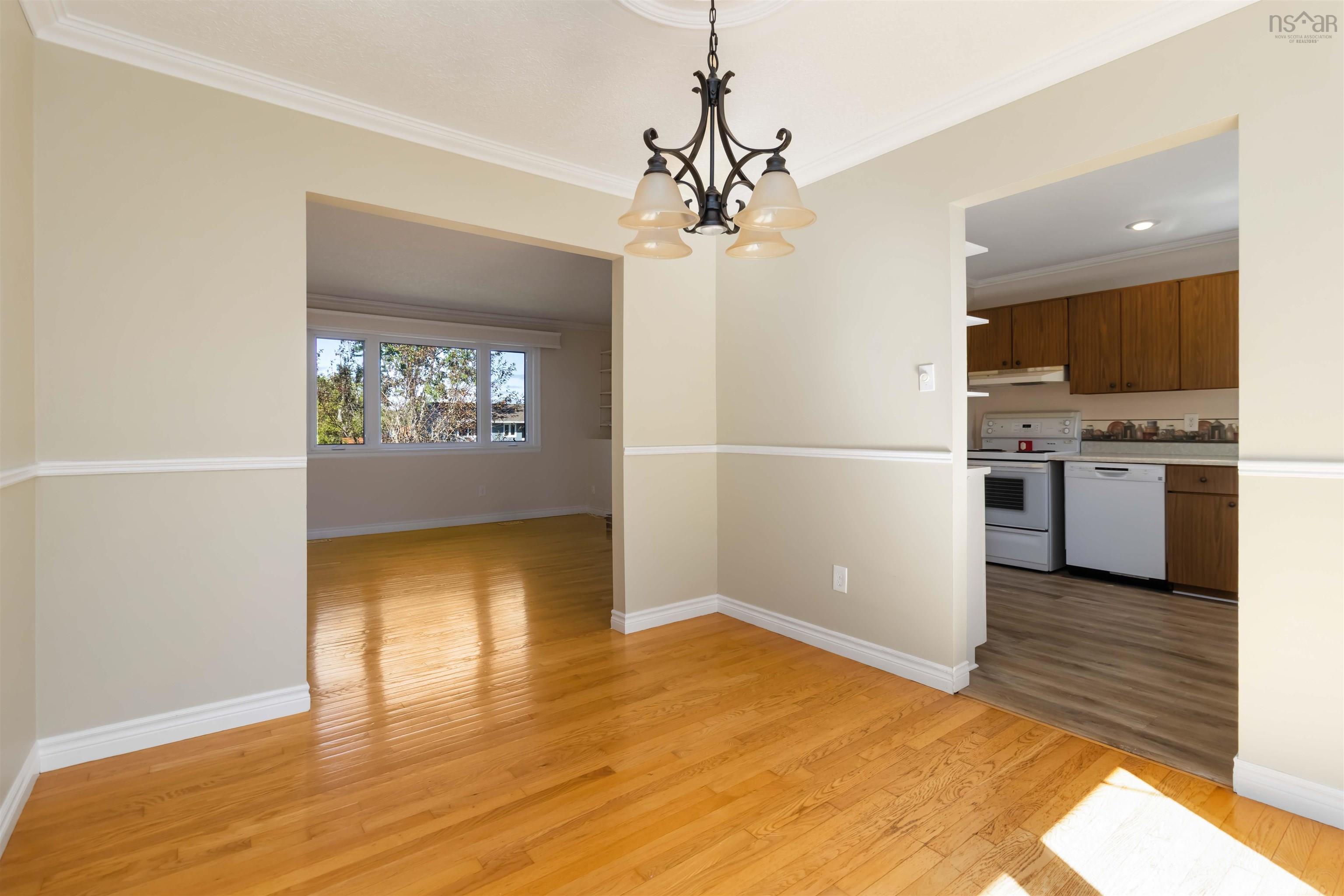 Thumbnail image for 215 Colby Drive MLS<sup>®</sup> 202523315