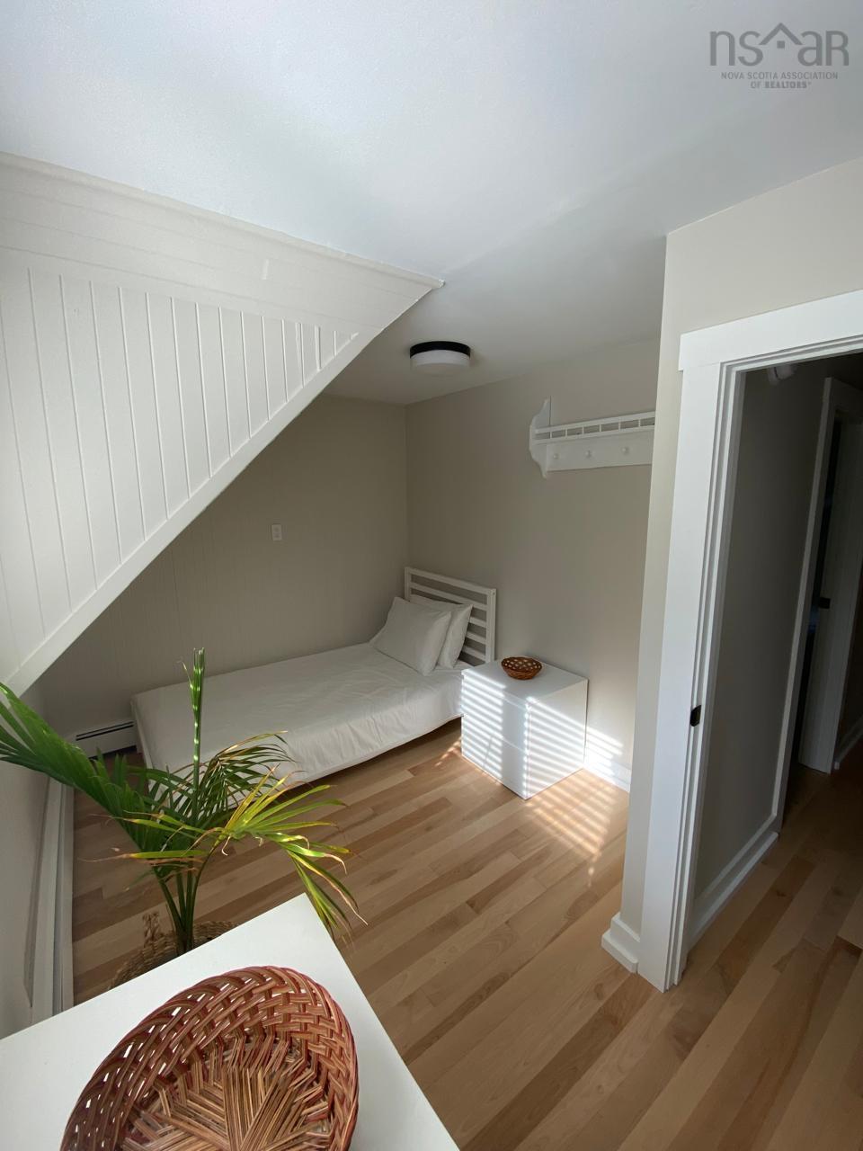 View image 9