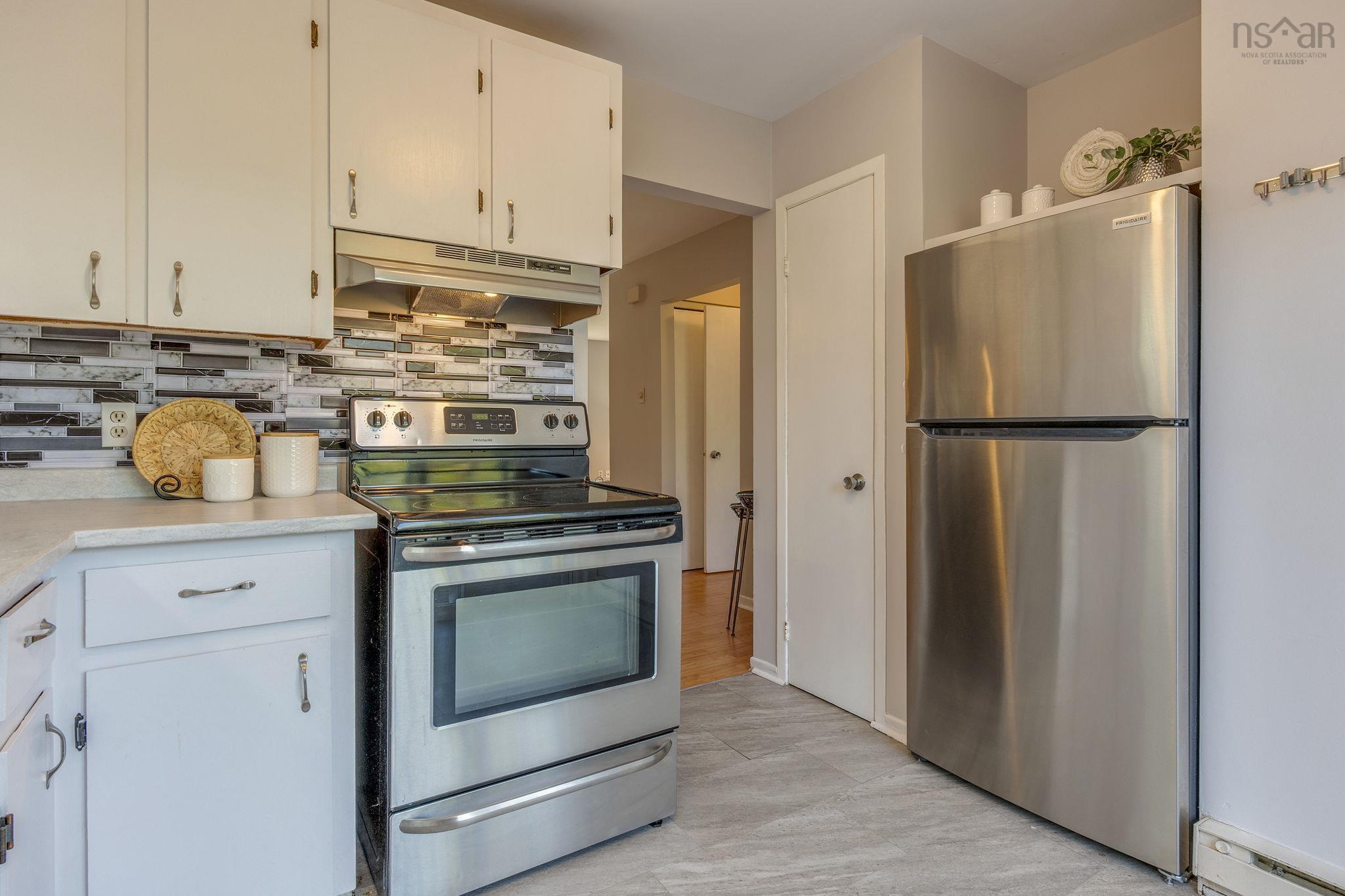 Thumbnail image for 450 Renfrew Street MLS<sup>®</sup> 202523383