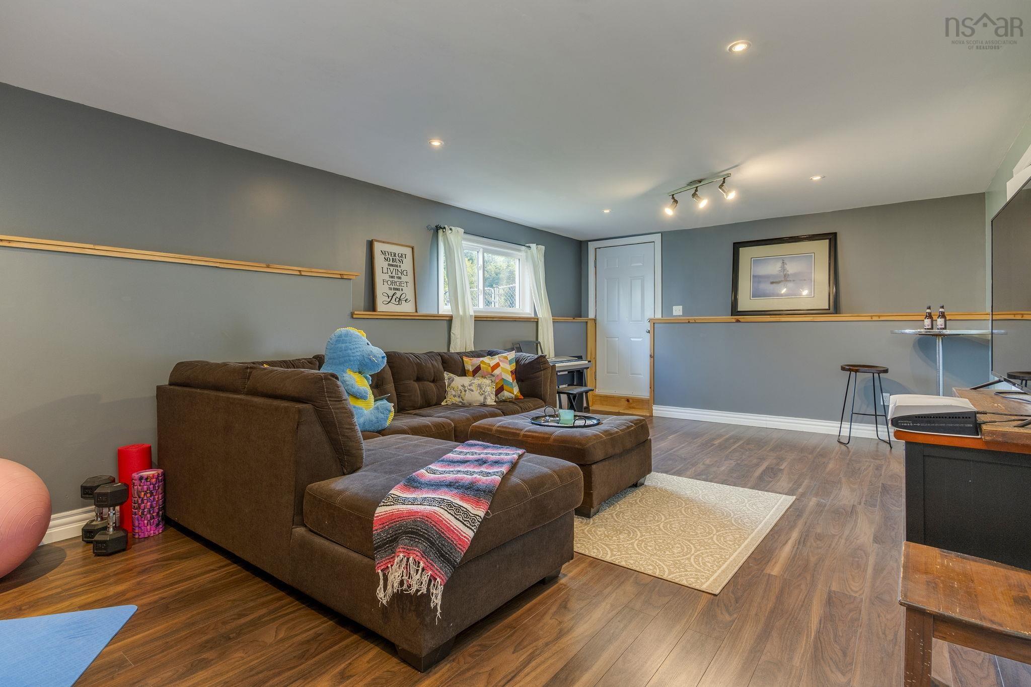View image 17