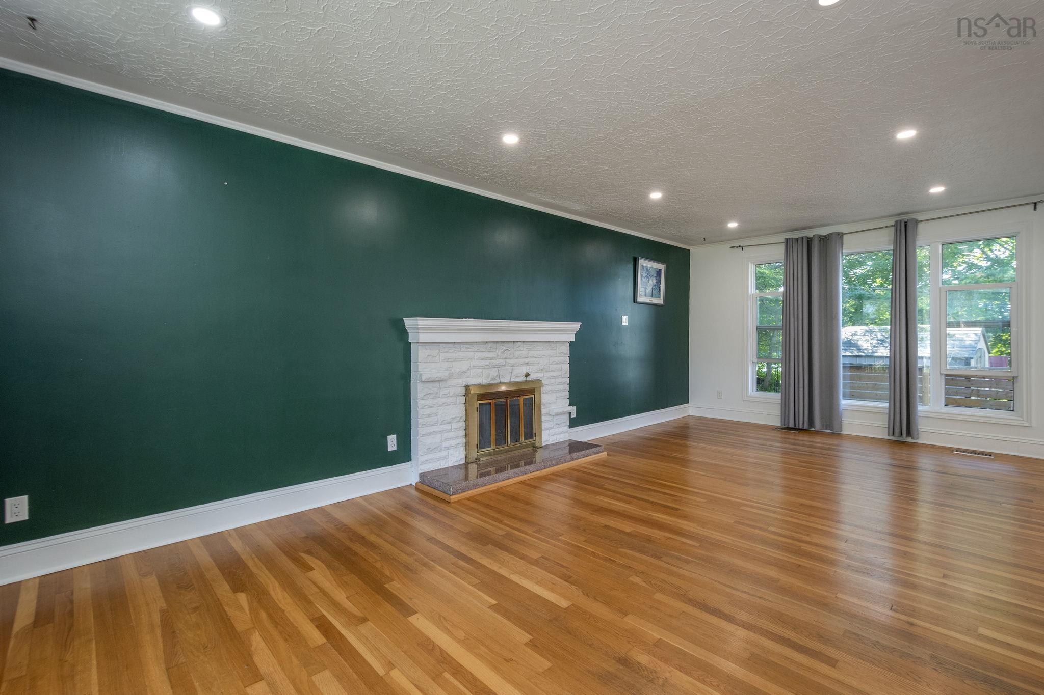 Thumbnail image for 1 Grandview Drive MLS<sup>®</sup> 202523786