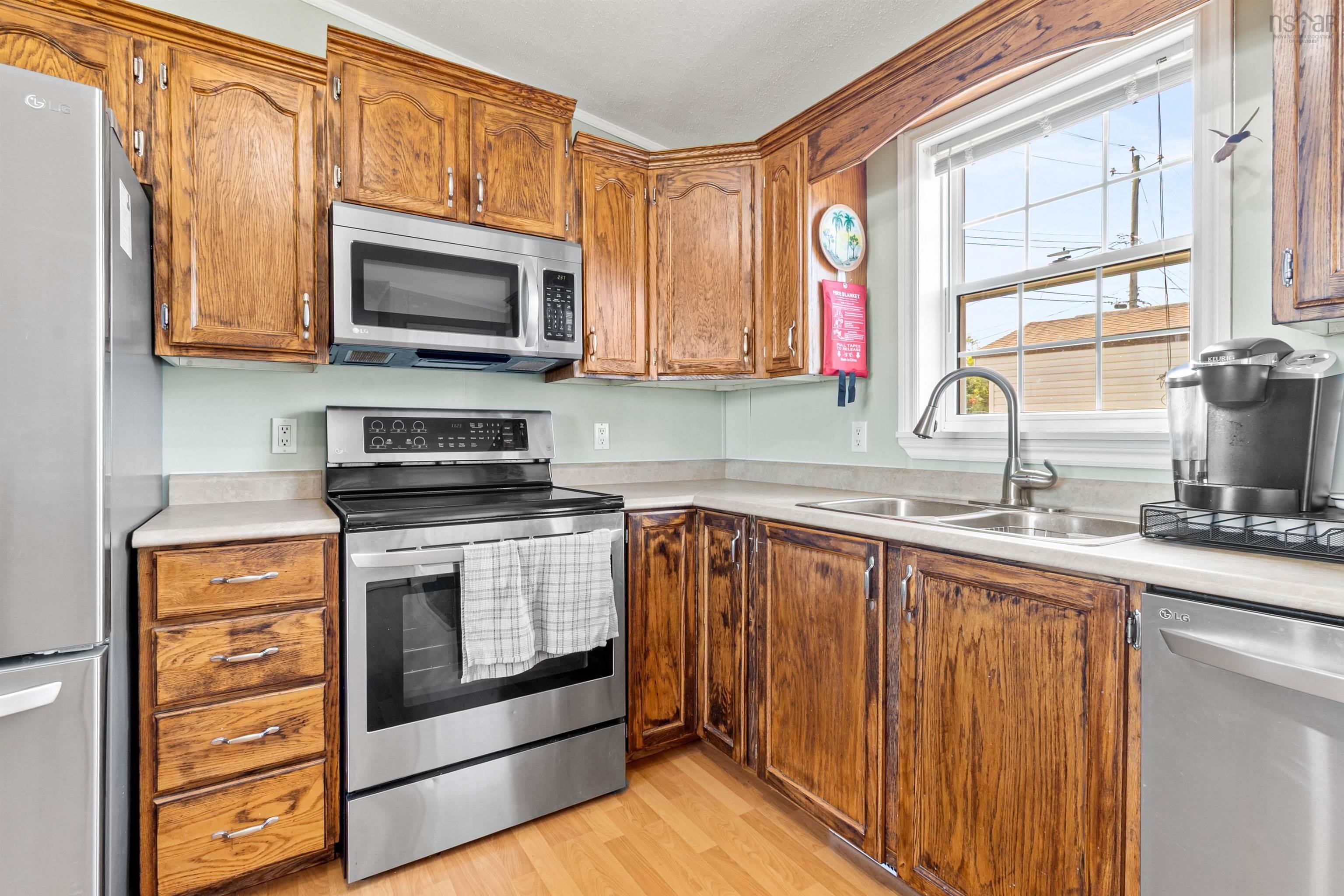 Thumbnail image for 28 Pine Street MLS<sup>®</sup> 202523842