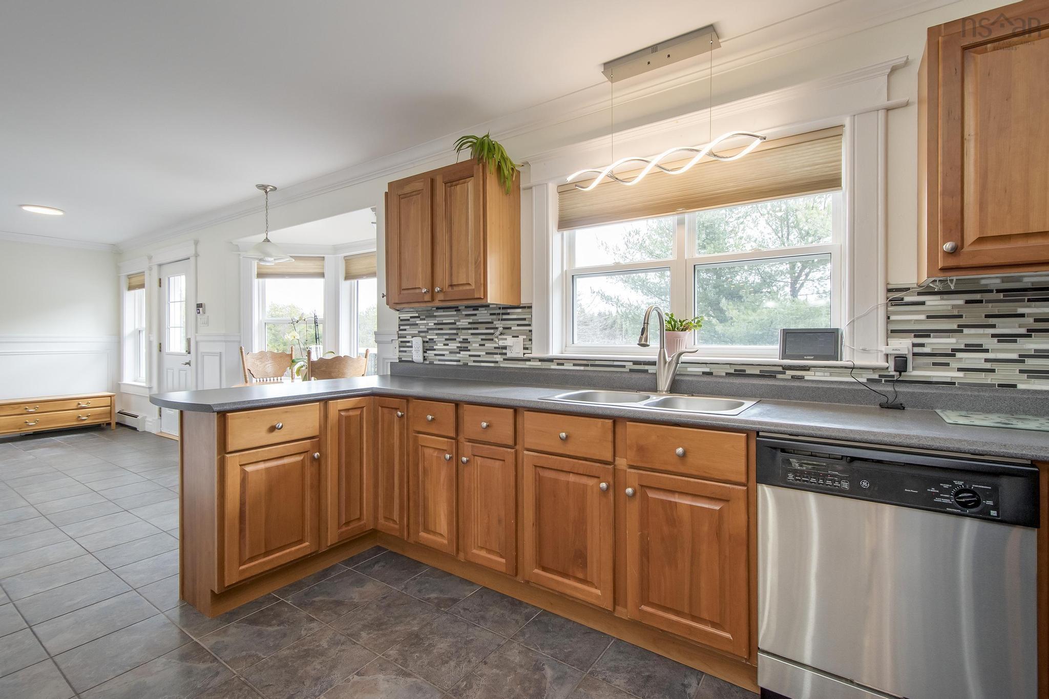 Thumbnail image for 11 Old Cabin Lake Road MLS<sup>®</sup> 202524343