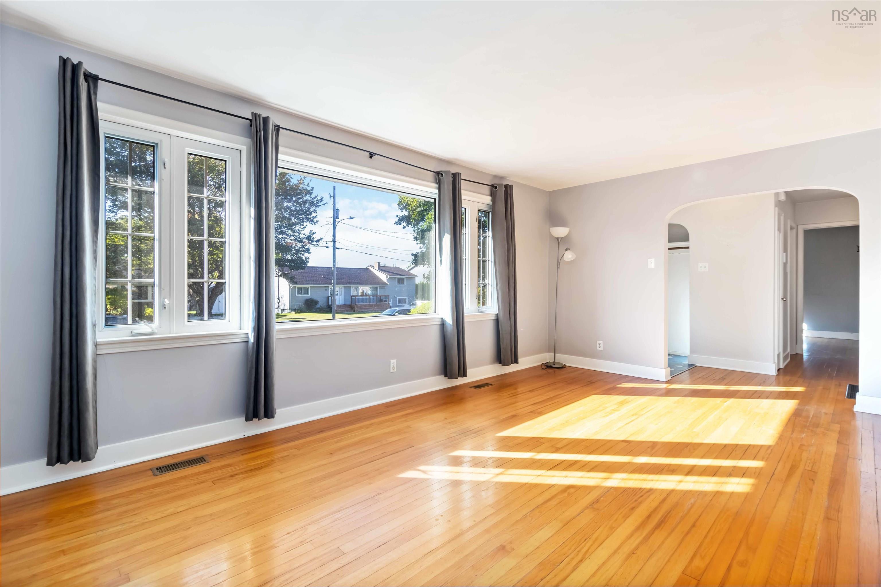 Thumbnail image for 12 Elizabeth Street MLS<sup>®</sup> 202524471
