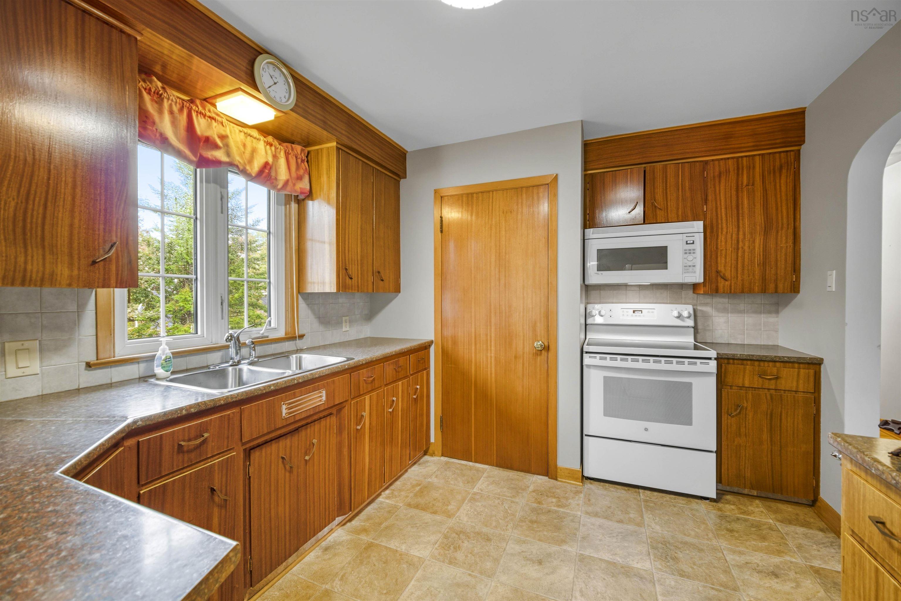 Thumbnail image for 22 Maple Drive MLS<sup>®</sup> 202524548