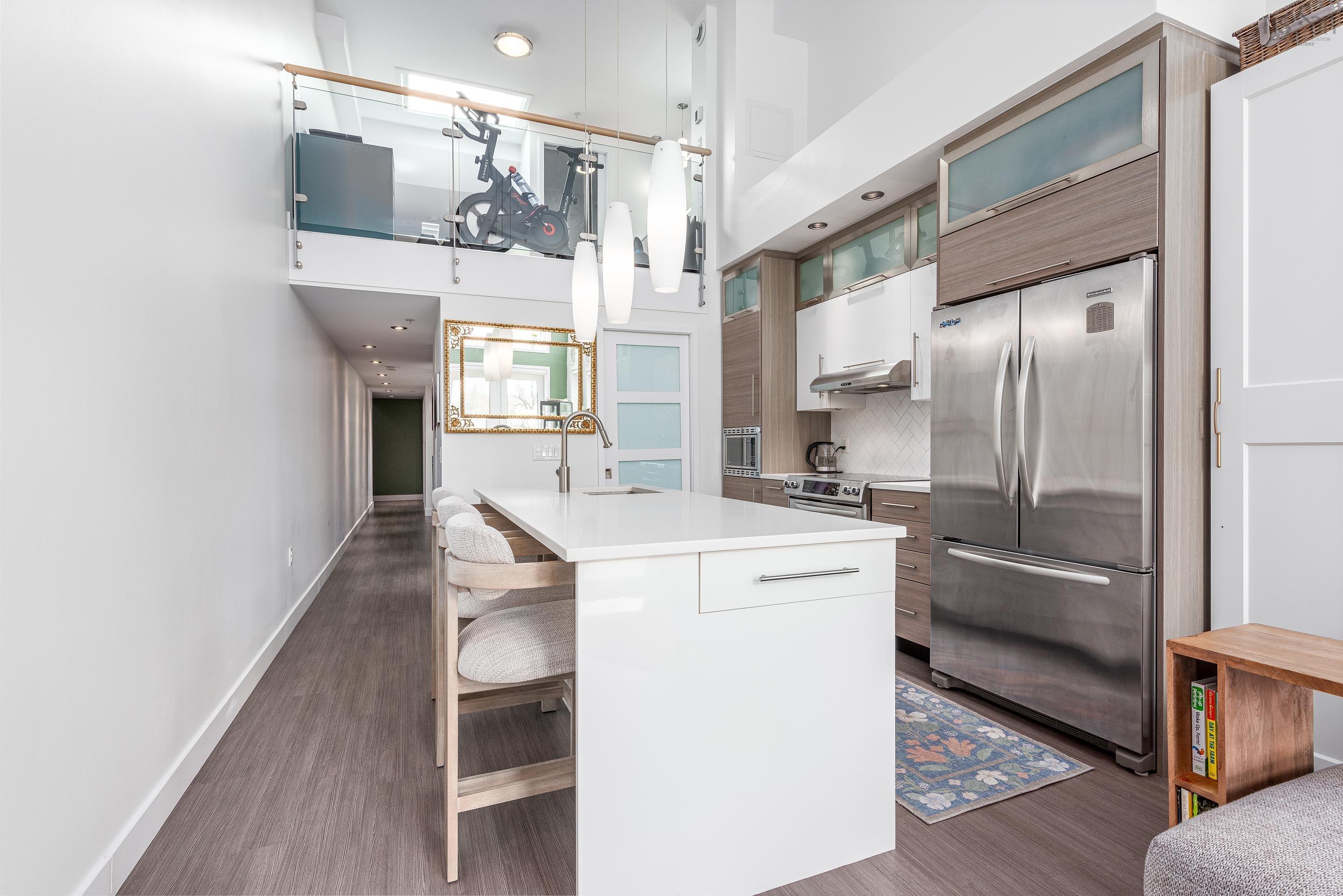 Thumbnail image for 313 5662 Roberts Street MLS<sup>®</sup> 202524555