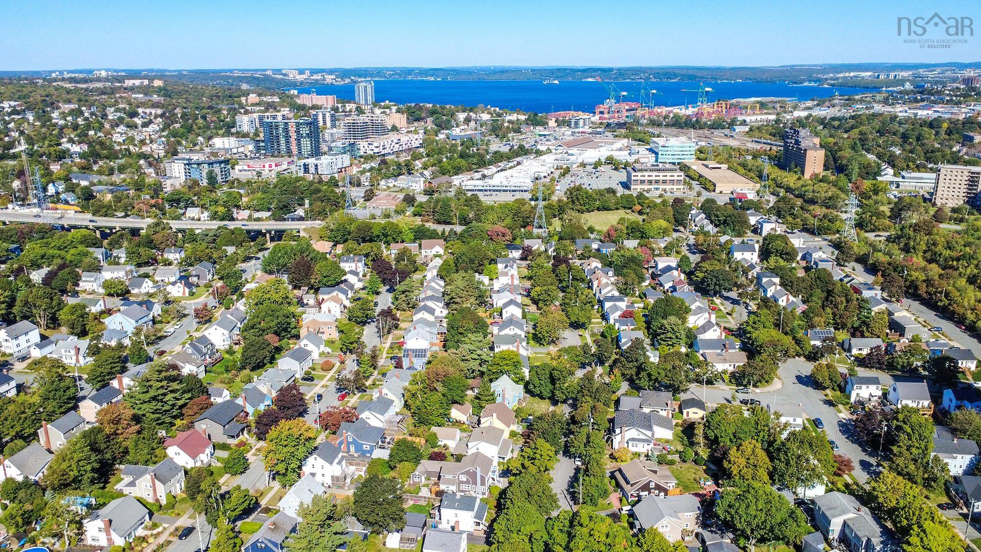Thumbnail image for 3153 Hemlock Street MLS<sup>®</sup> 202524602