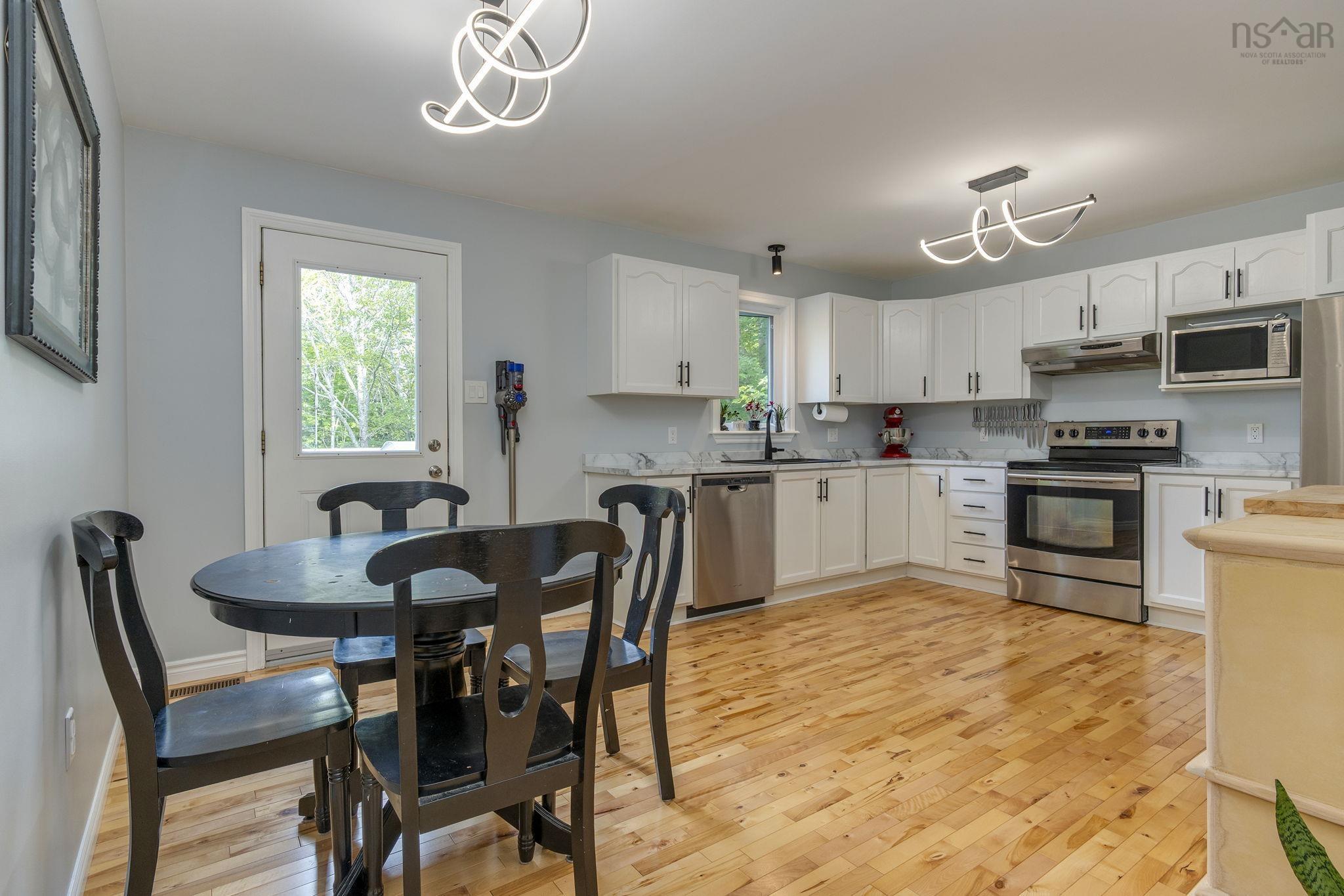 Thumbnail image for 1309 Myra Road MLS<sup>®</sup> 202524674