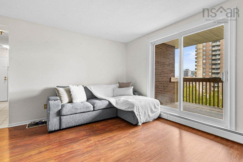 Thumbnail image for 402 38 Veronica Drive MLS<sup>®</sup> 202524728