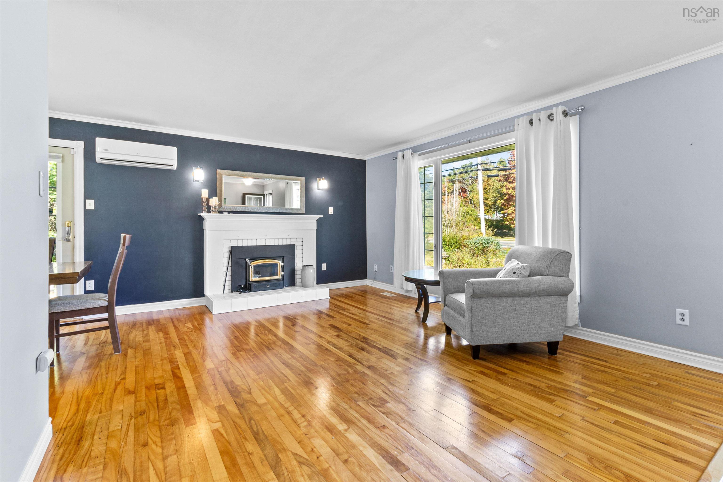 Thumbnail image for 1059 Fall River Road MLS<sup>®</sup> 202524898