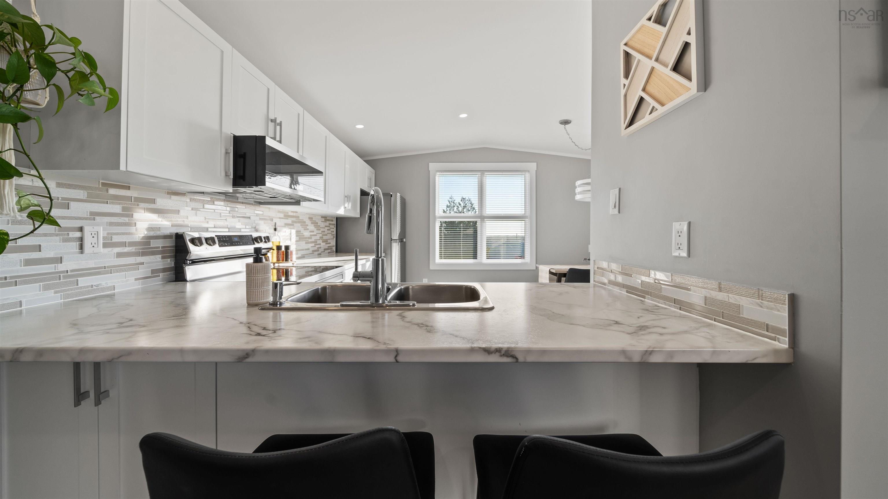 Thumbnail image for 40 Skyline Drive MLS<sup>®</sup> 202524989